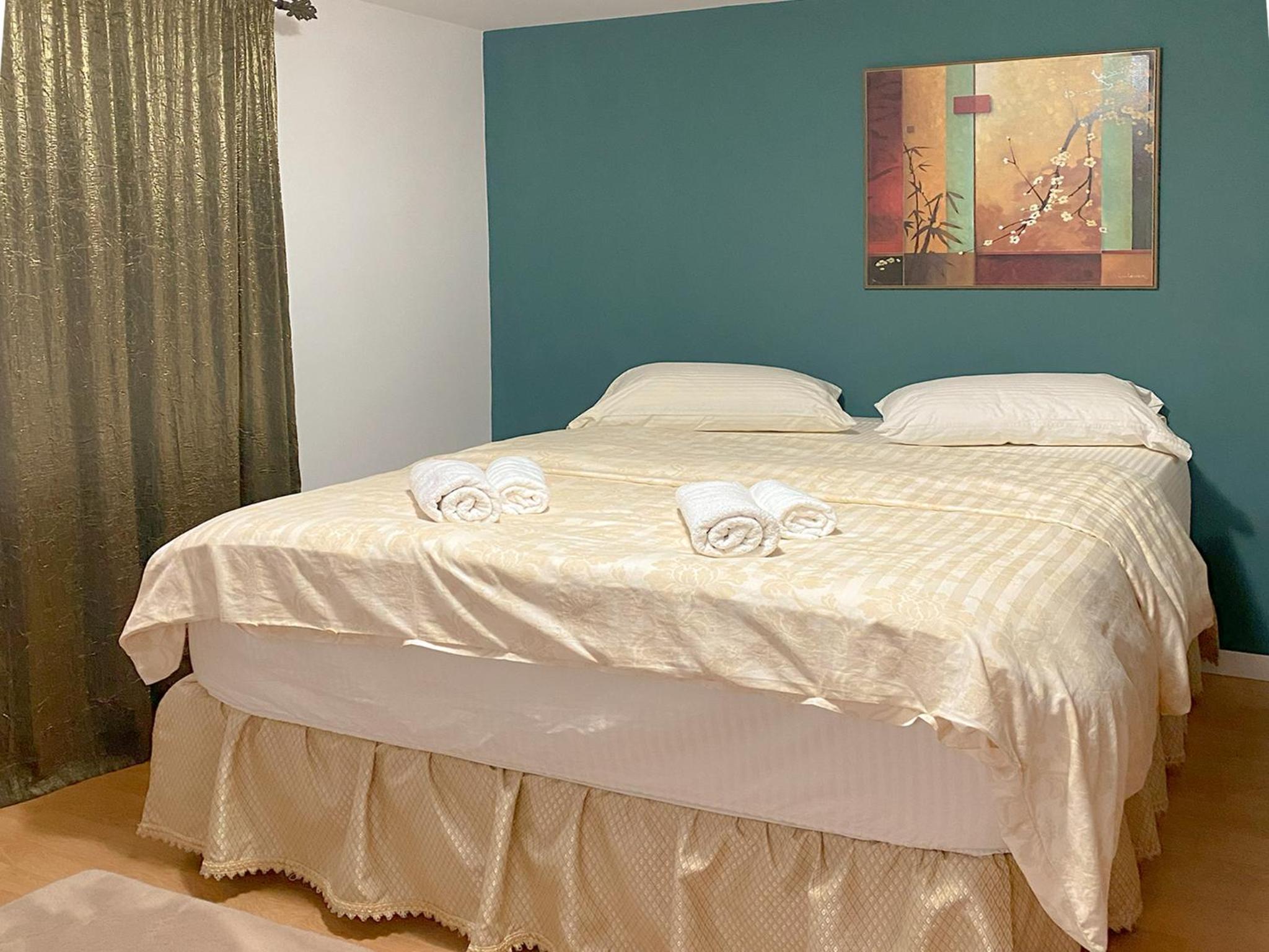 Three-Bedroom House photo 3