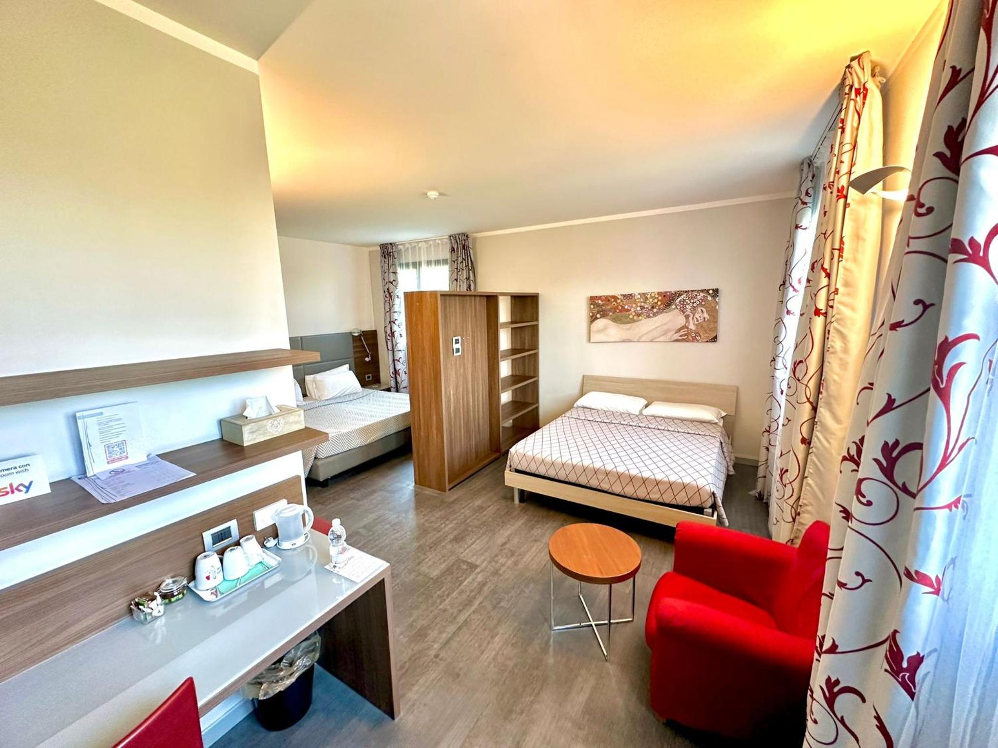 Quadruple Room - Photo 2
