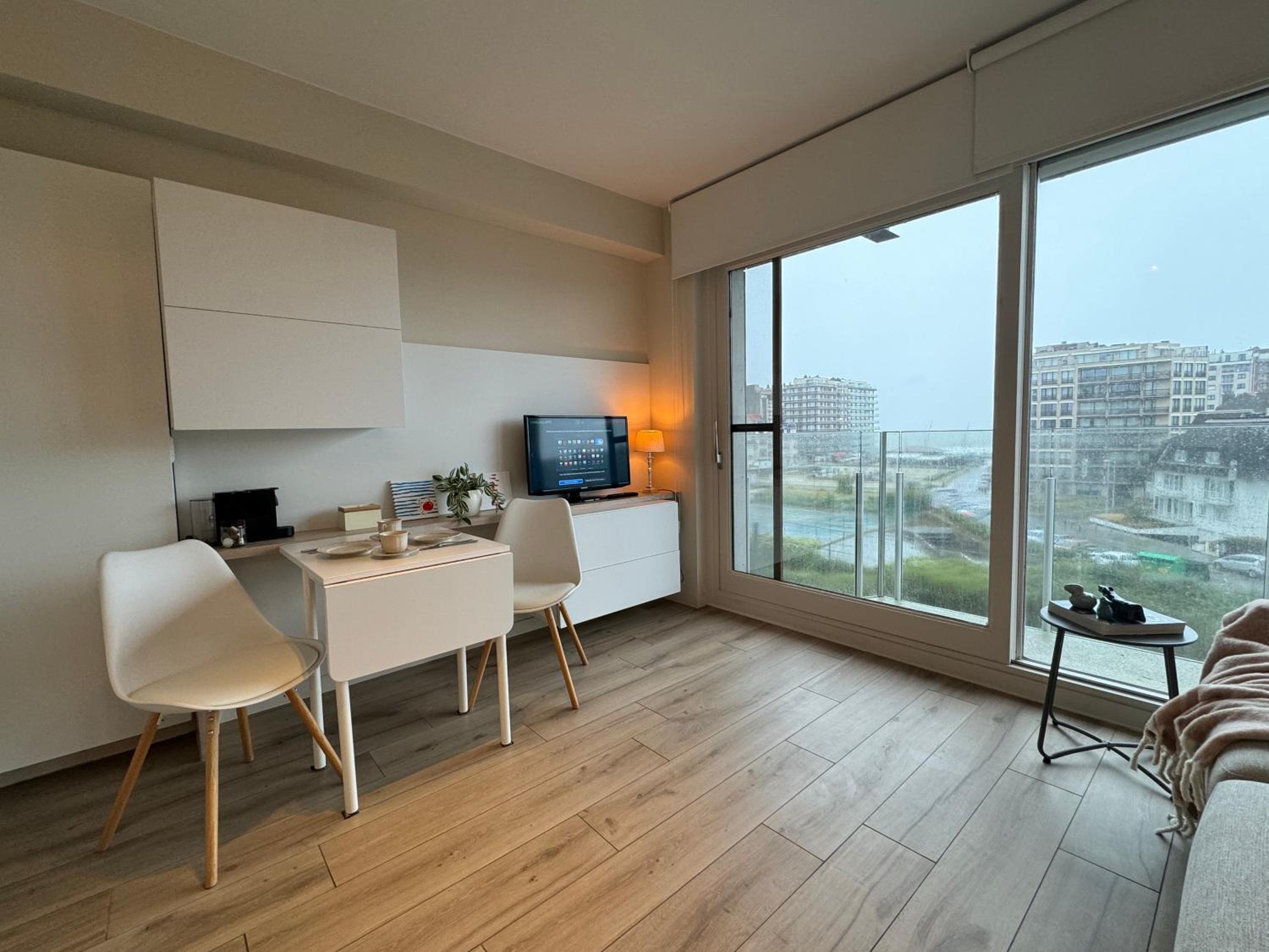 Studio with Balcony photo 2