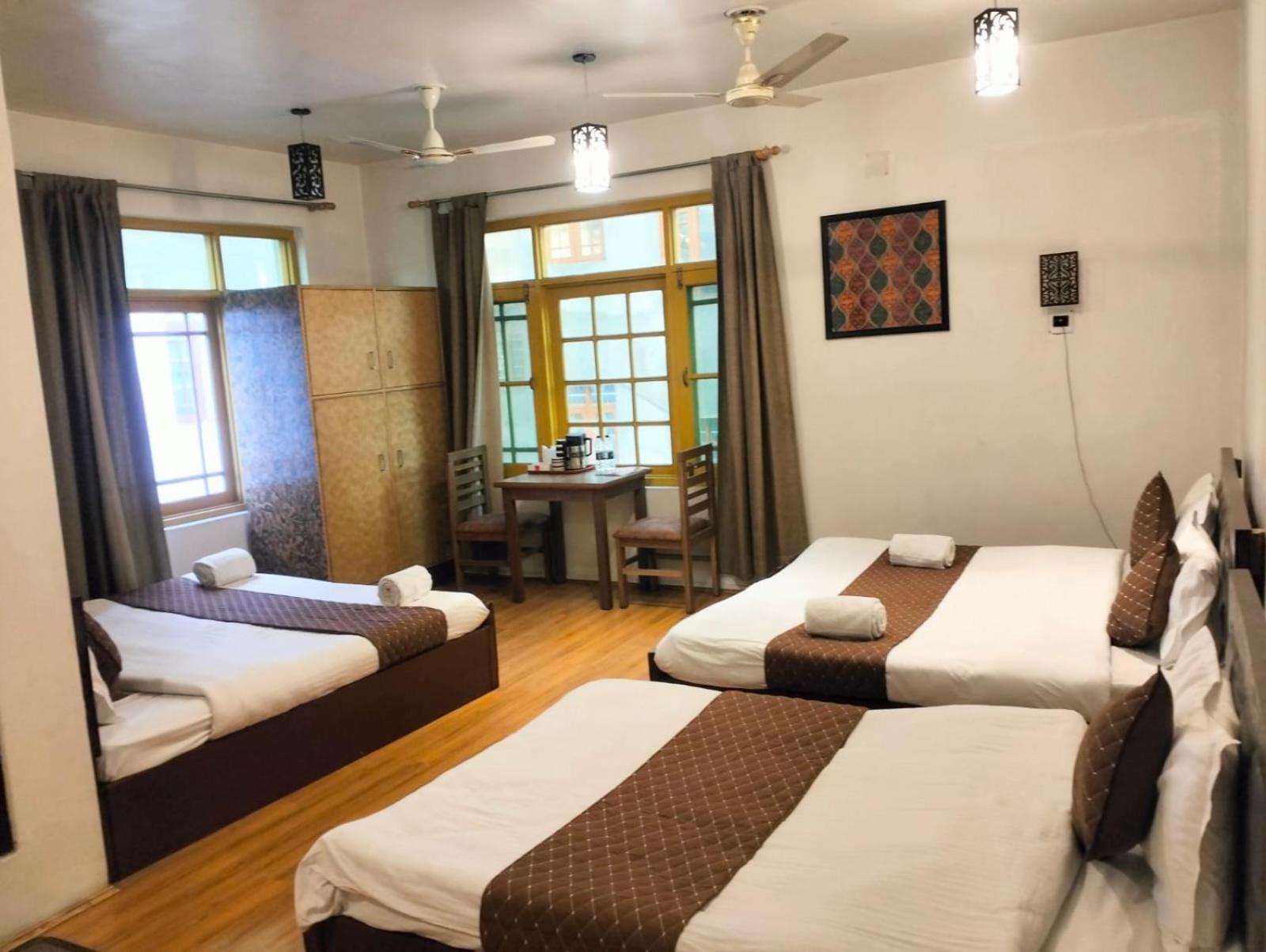 Deluxe Family Room