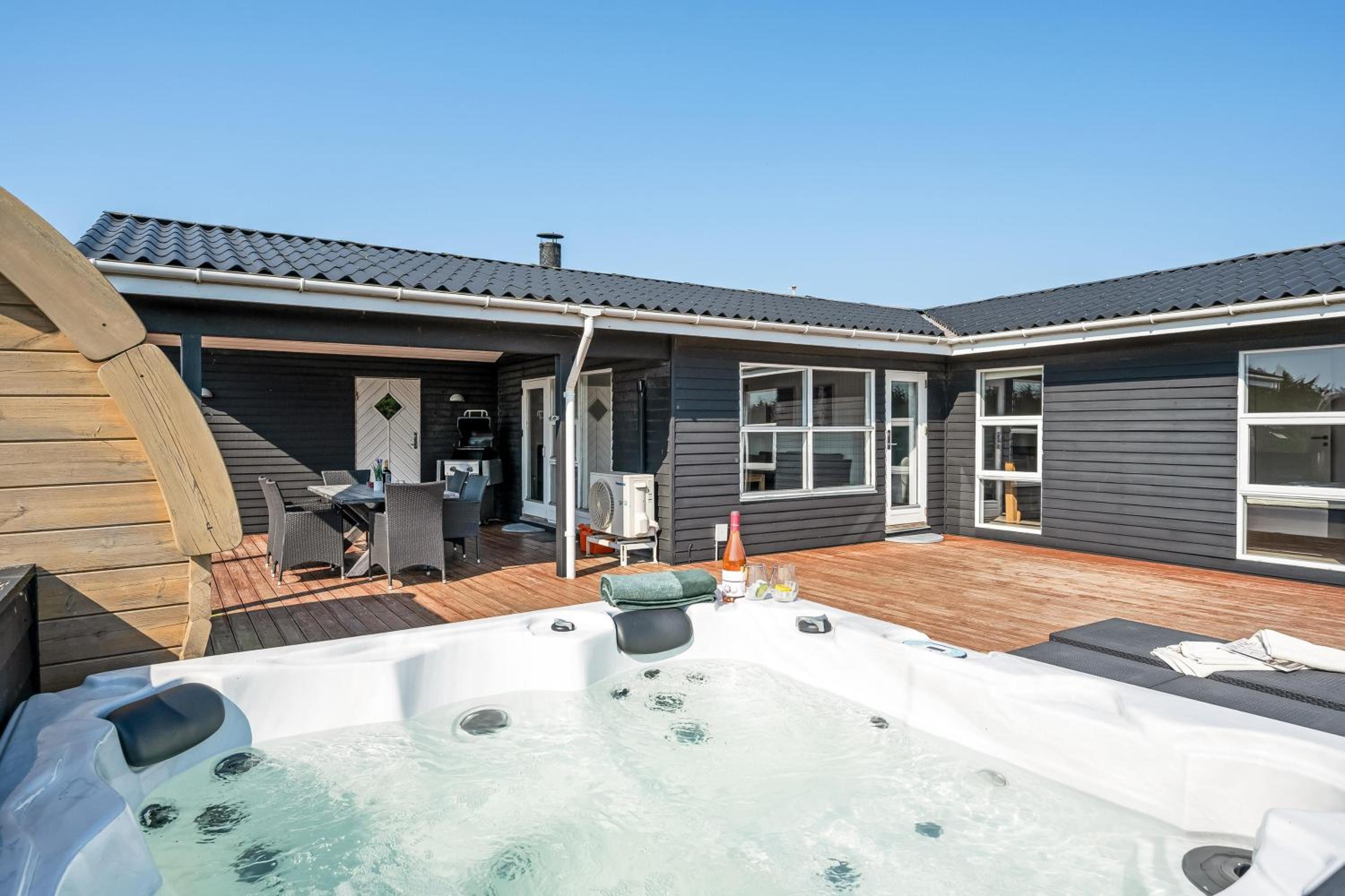 Three-Bedroom Vacation Home  photo 3