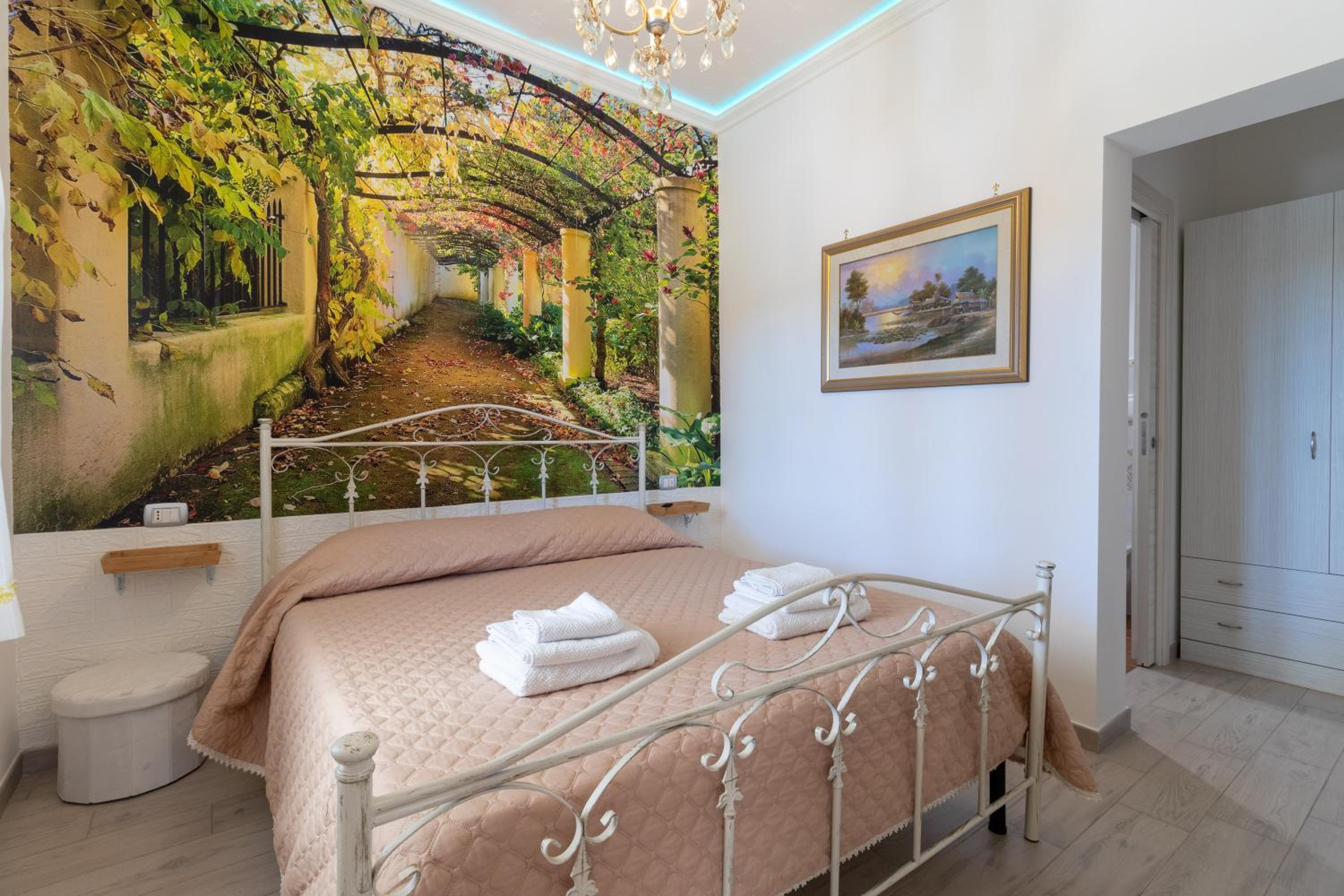 One-Bedroom Apartment with Garden View