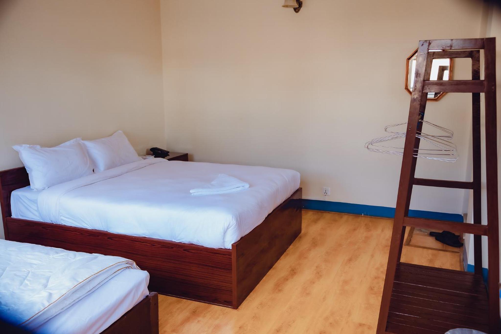 Economy Triple Room