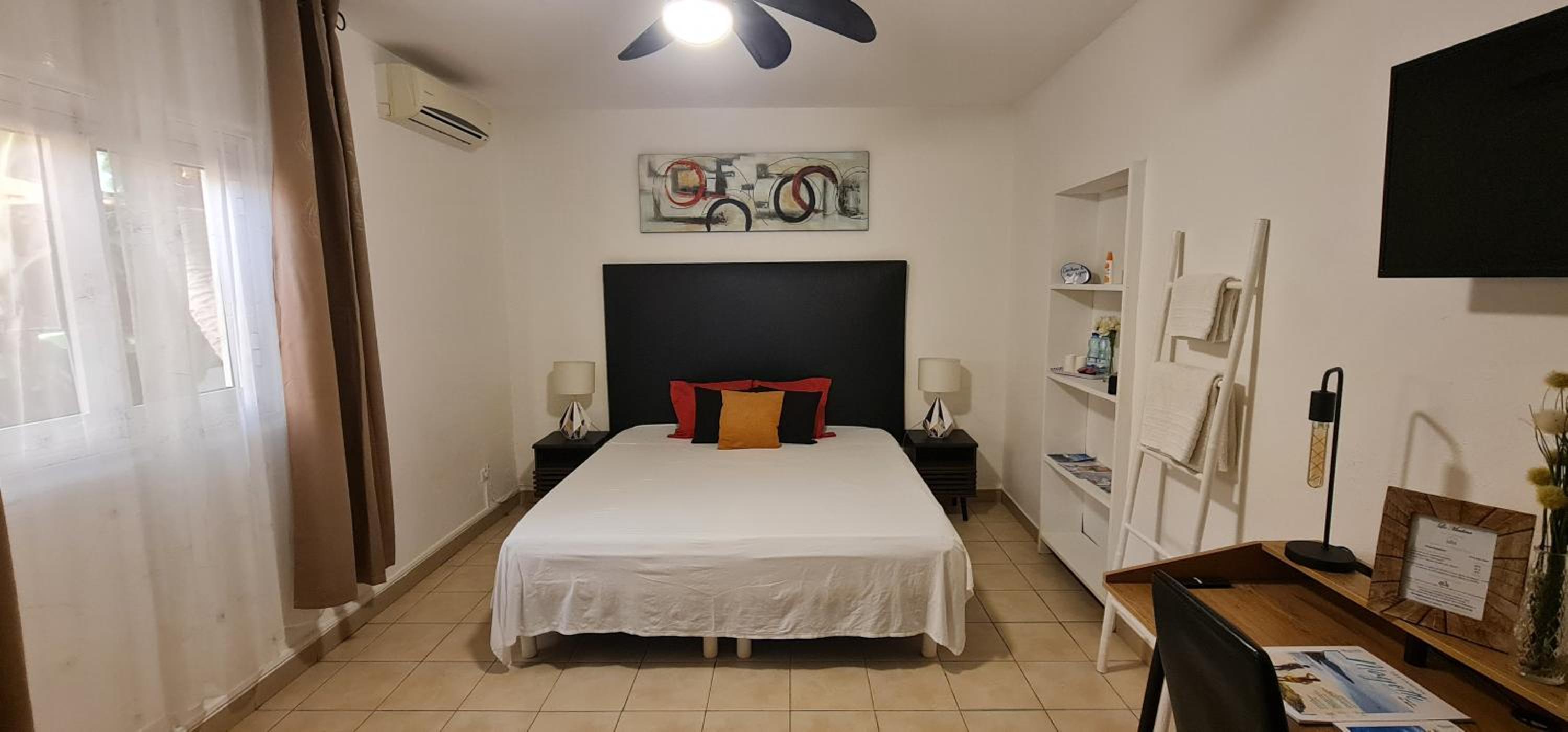 Double or Twin Room with Garden View photo 3