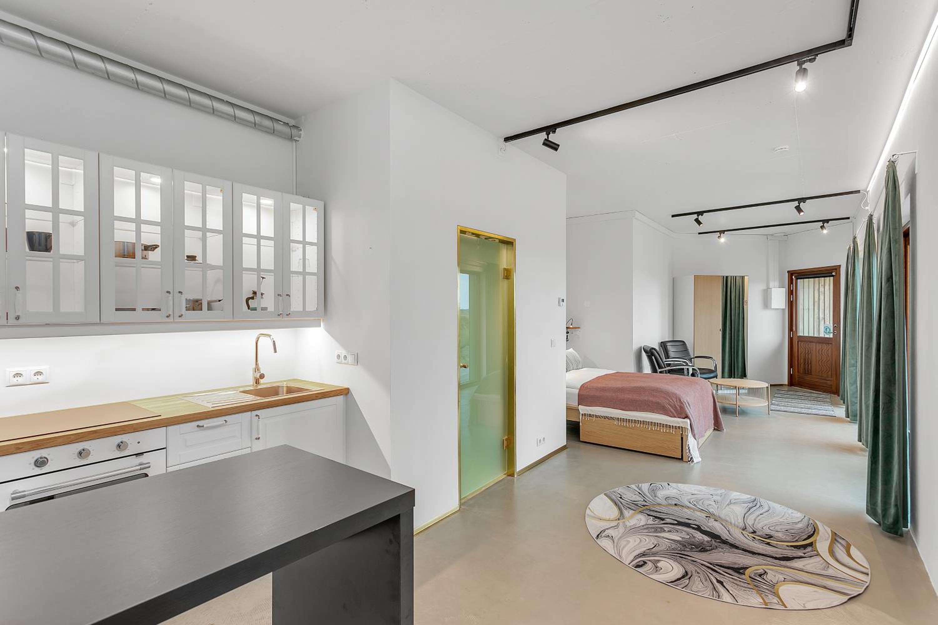 Deluxe Apartment - Photo 9
