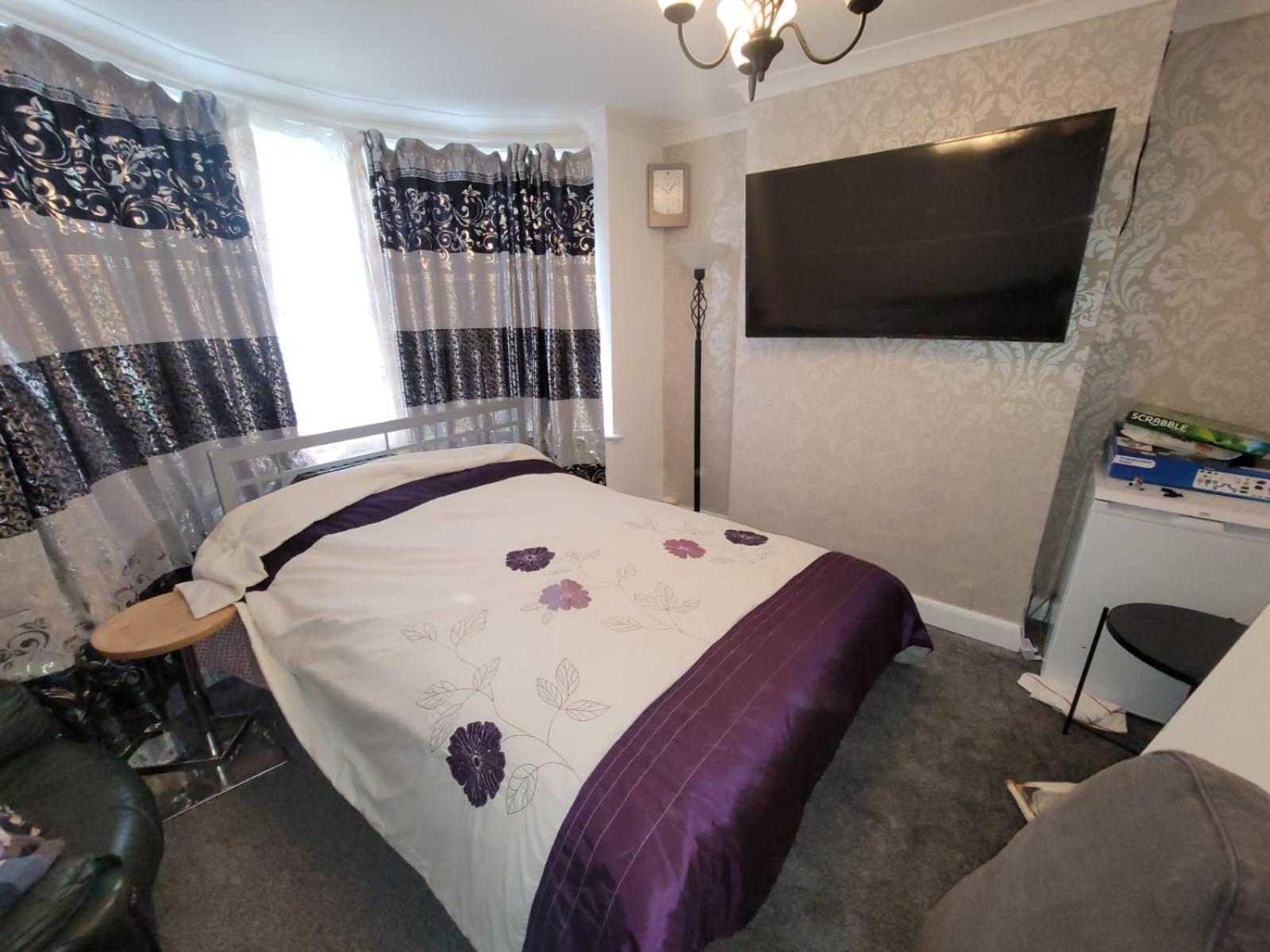 Double Room with Shared Bathroom photo 1