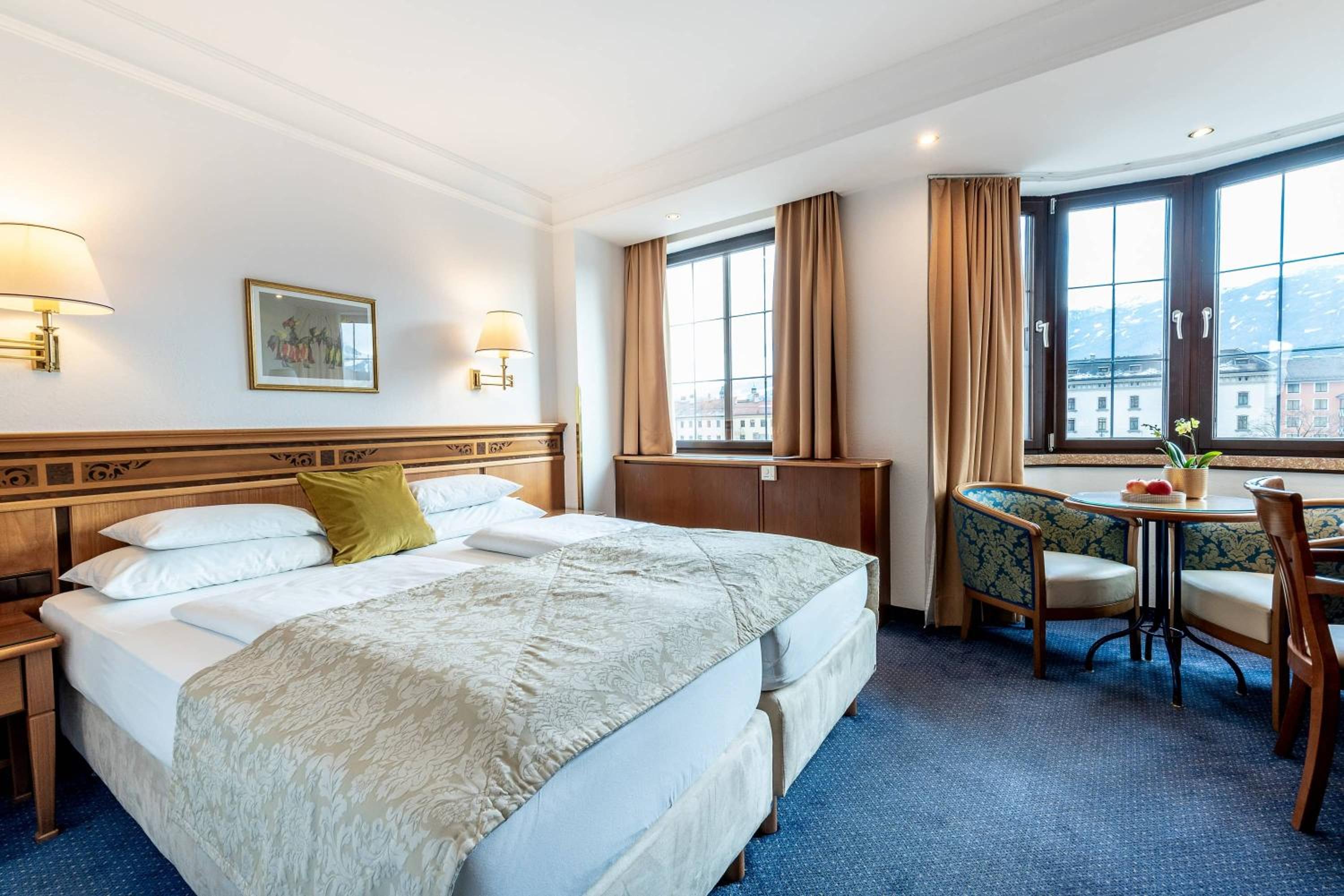 Medium Double Room with River View - Photo 2