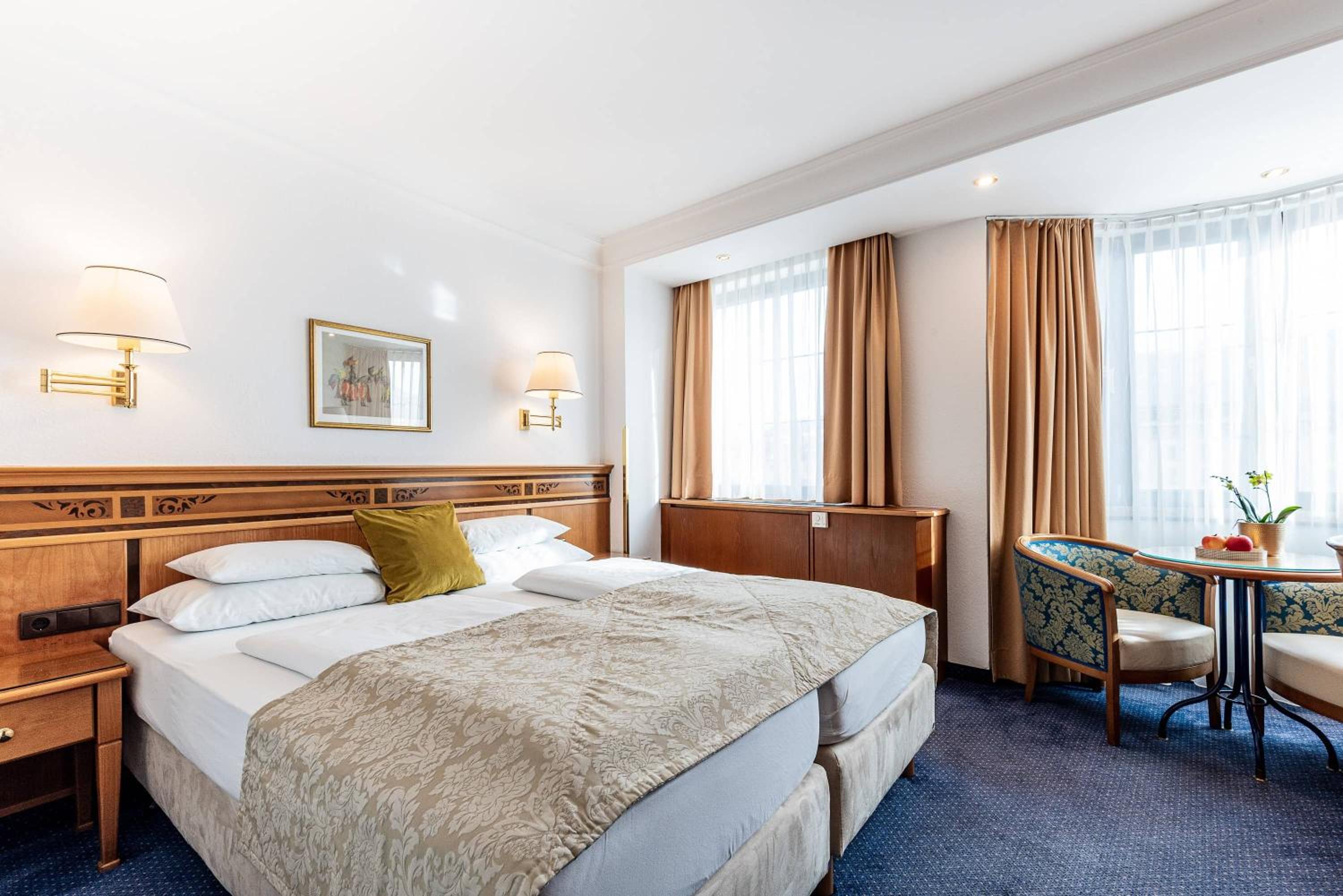 Medium Double Room with River View - Photo 1