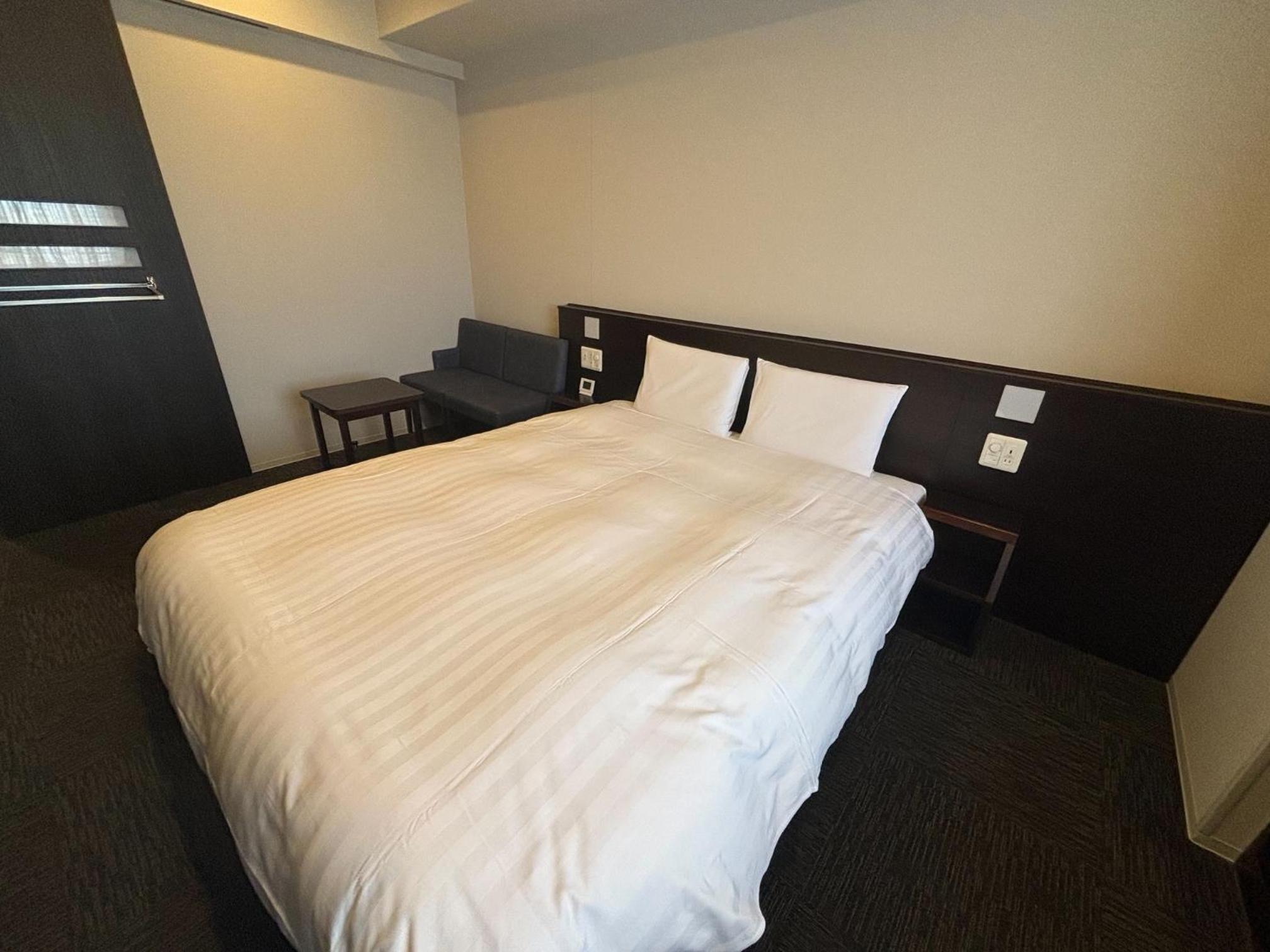 Deluxe Queen Room - Non-Smoking