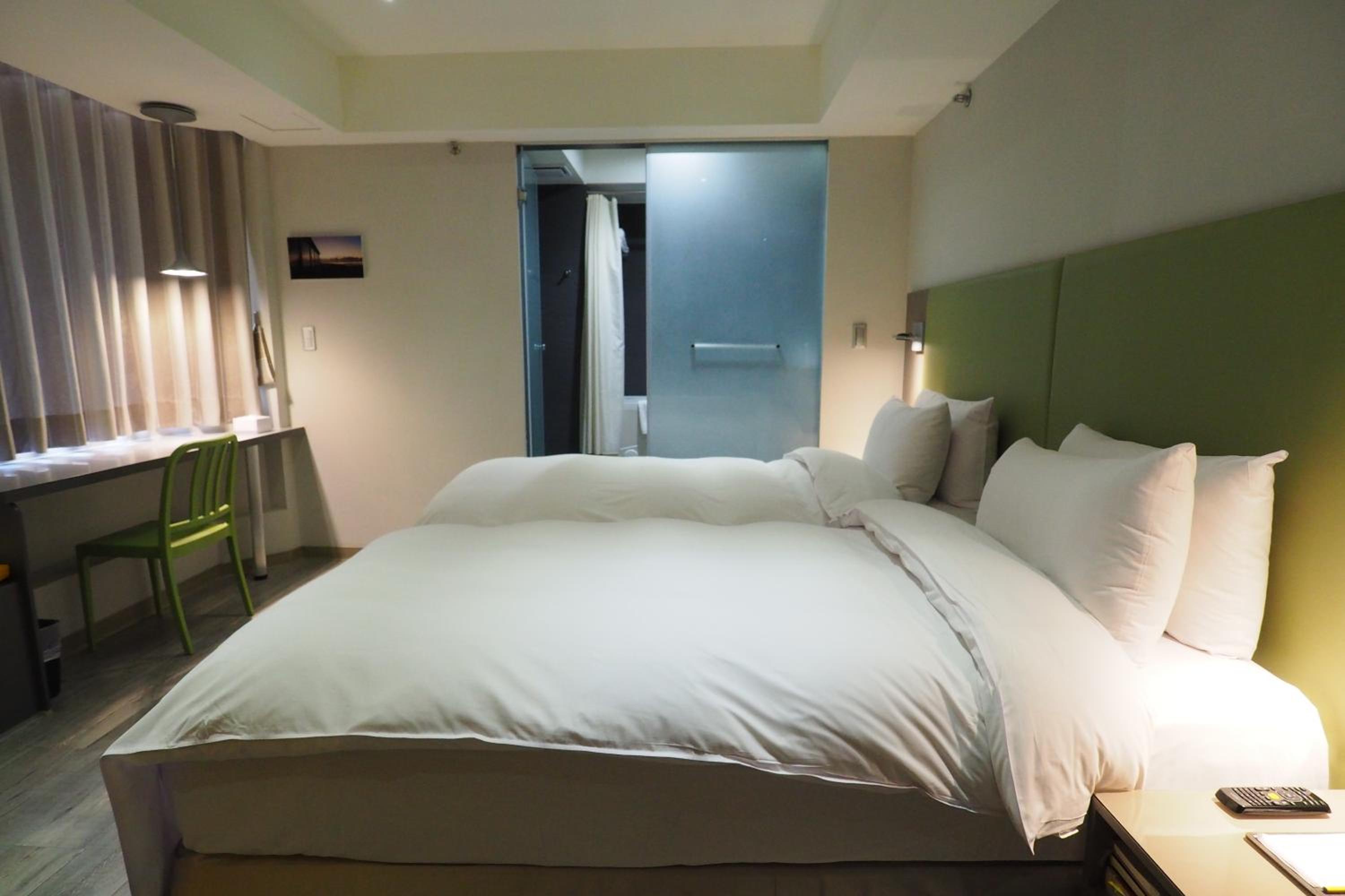 Standard Twin Room photo 2