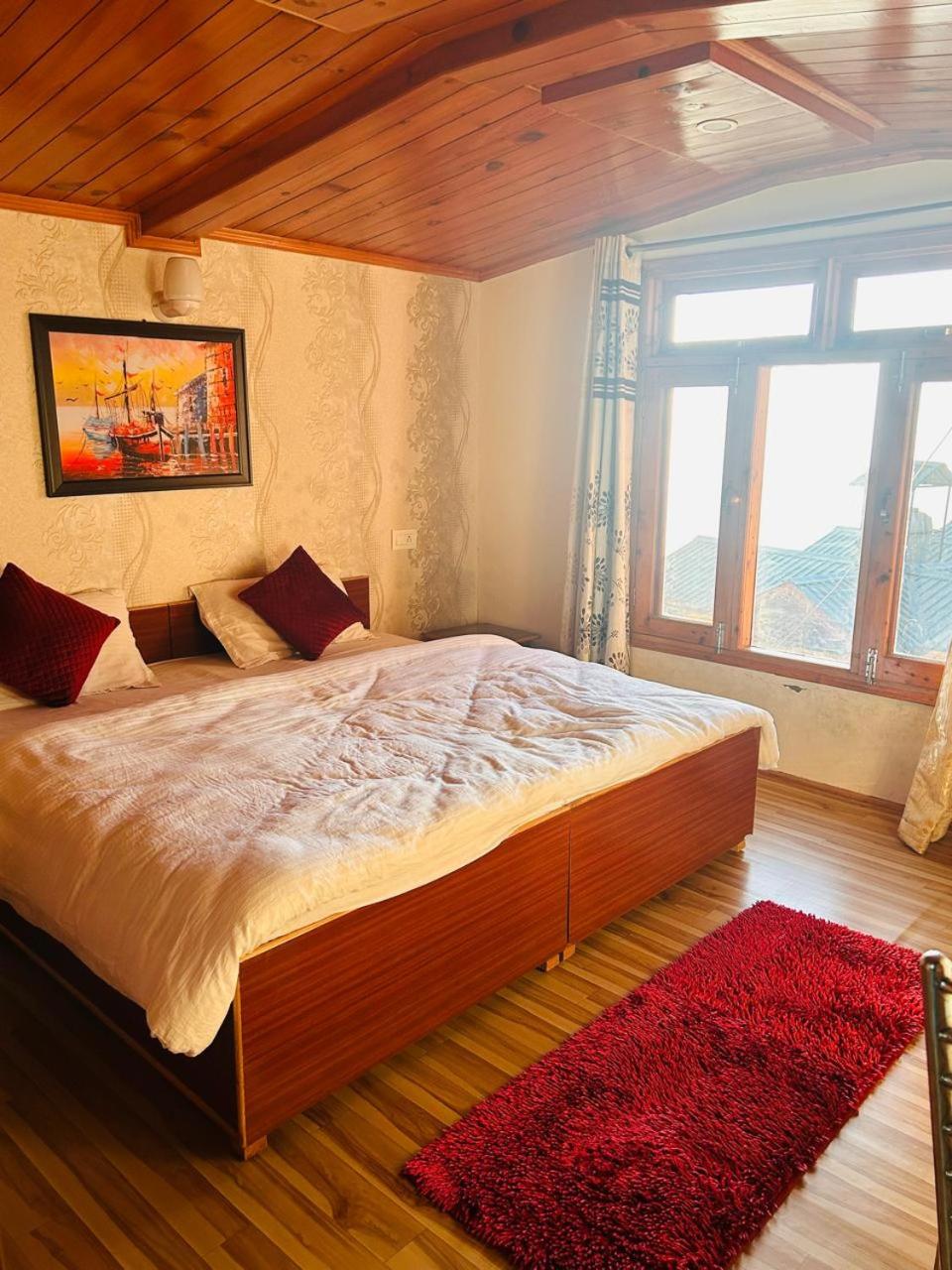 Standard Double Room With Shared Bathroom photo 3