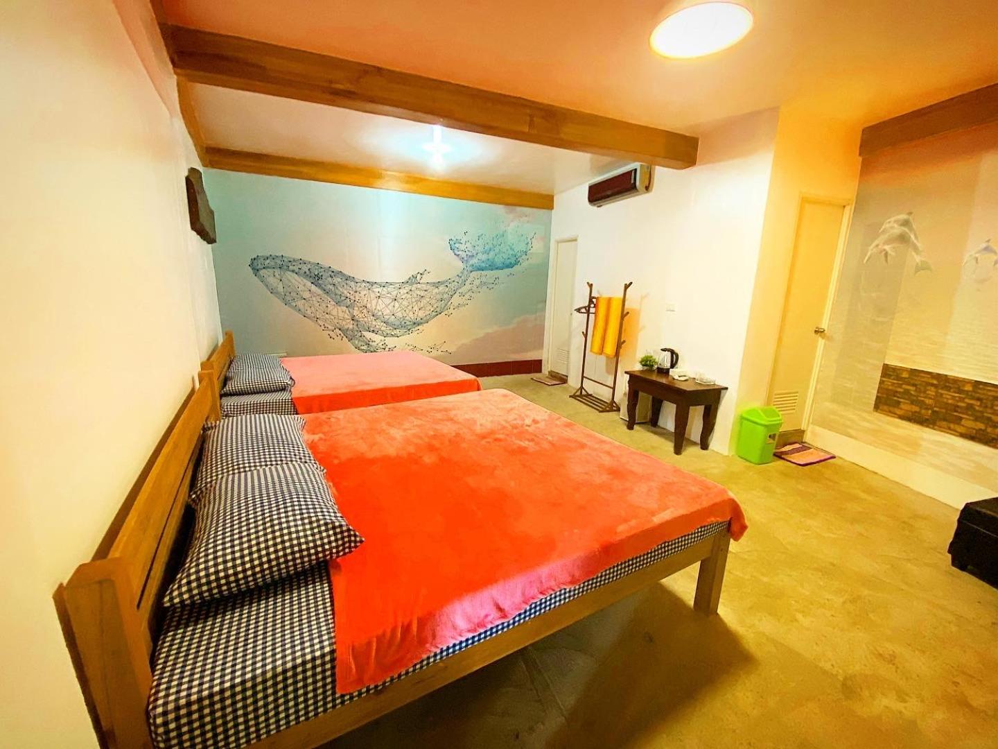 Queen Room With Two Queen Beds photo 2