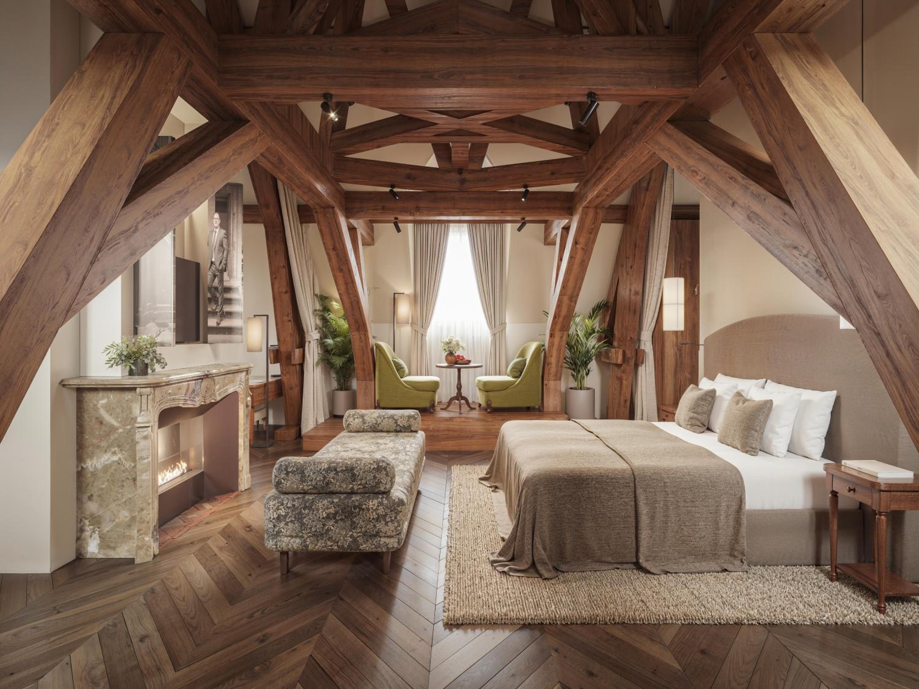 Suite - Photo 3