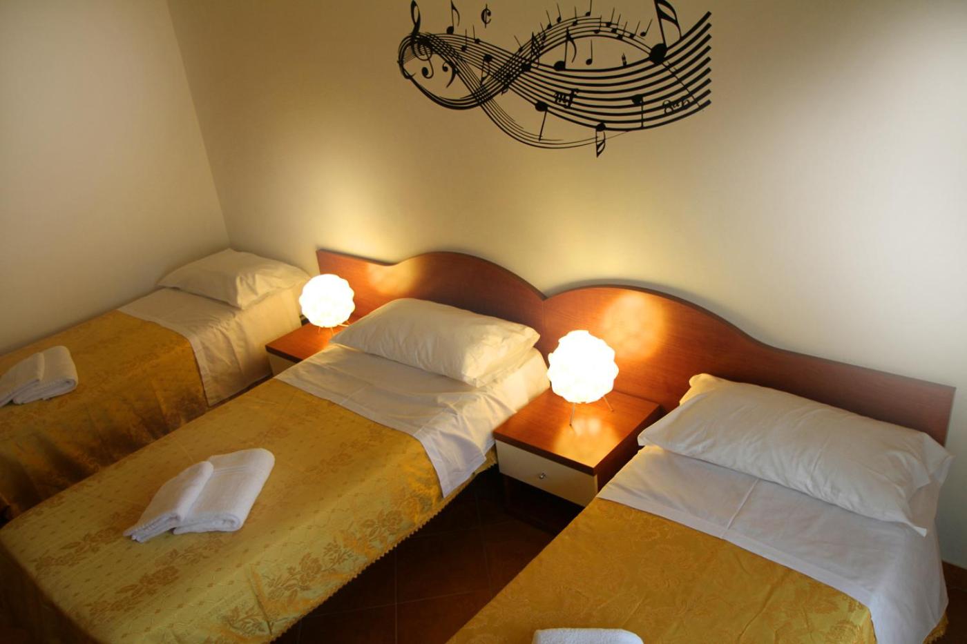 Triple Room