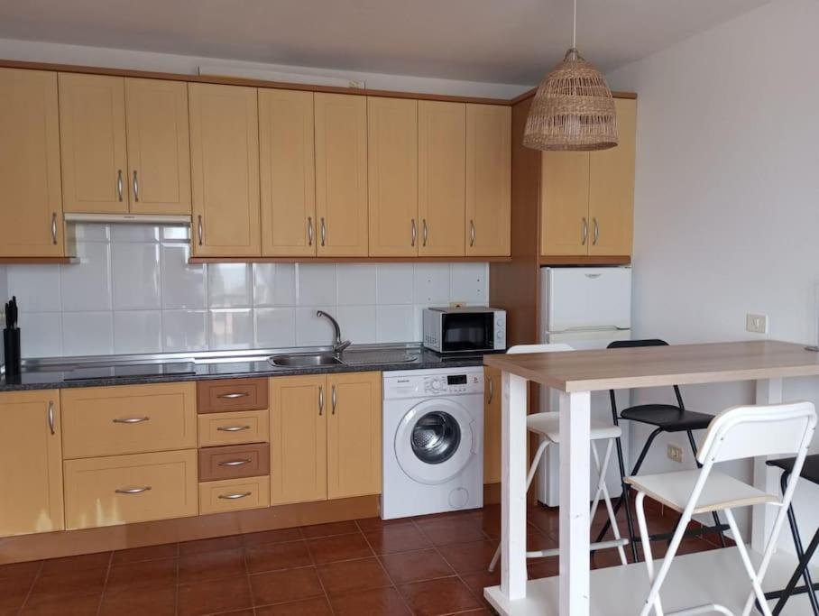 One-Bedroom Apartment with Bay View photo 2