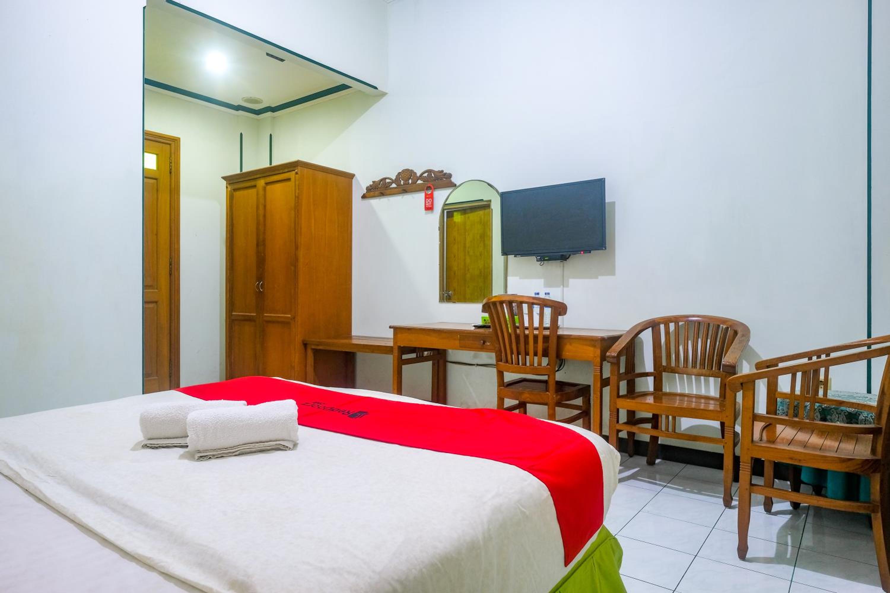 Double Room - Photo 7
