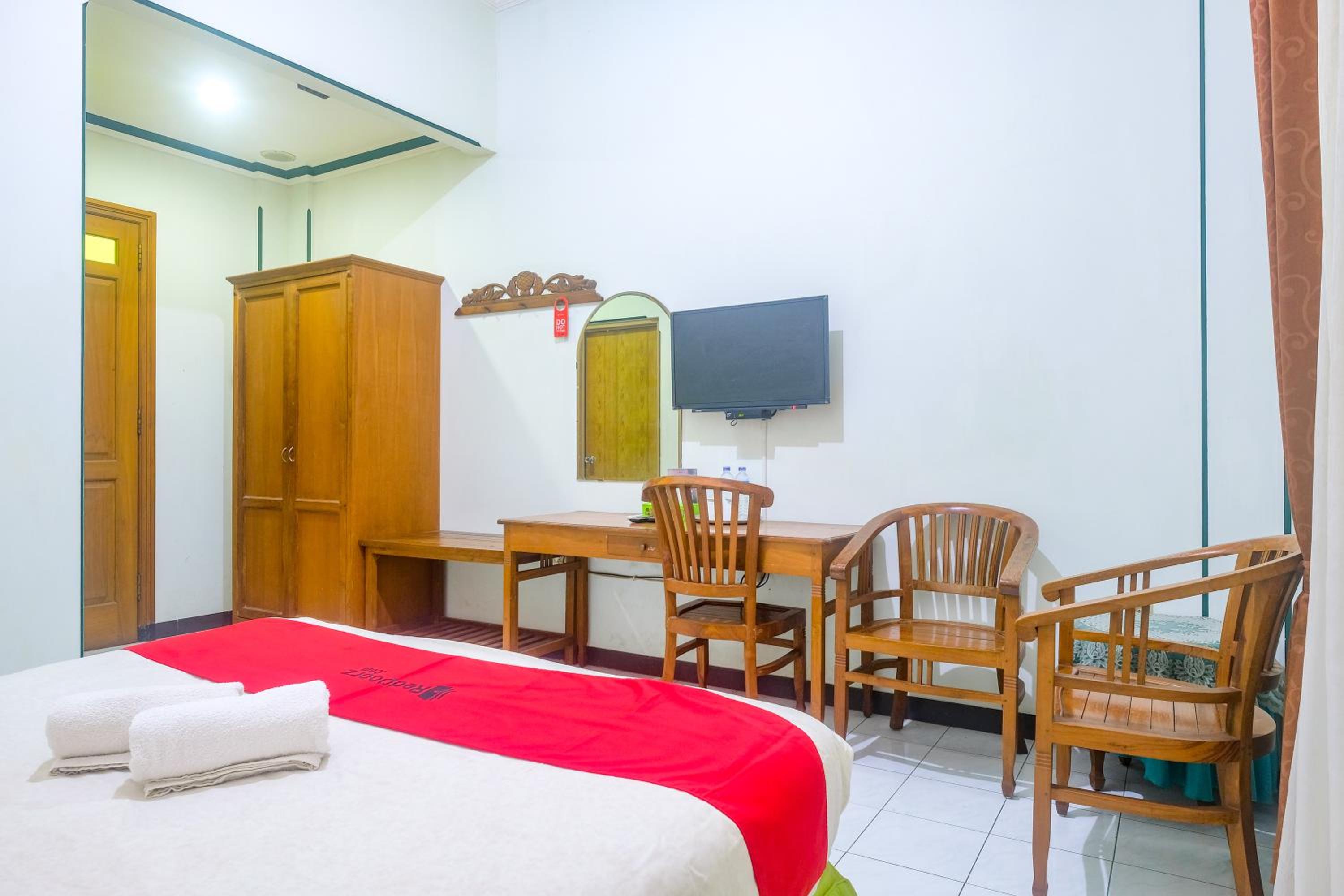 Double Room - Photo 8