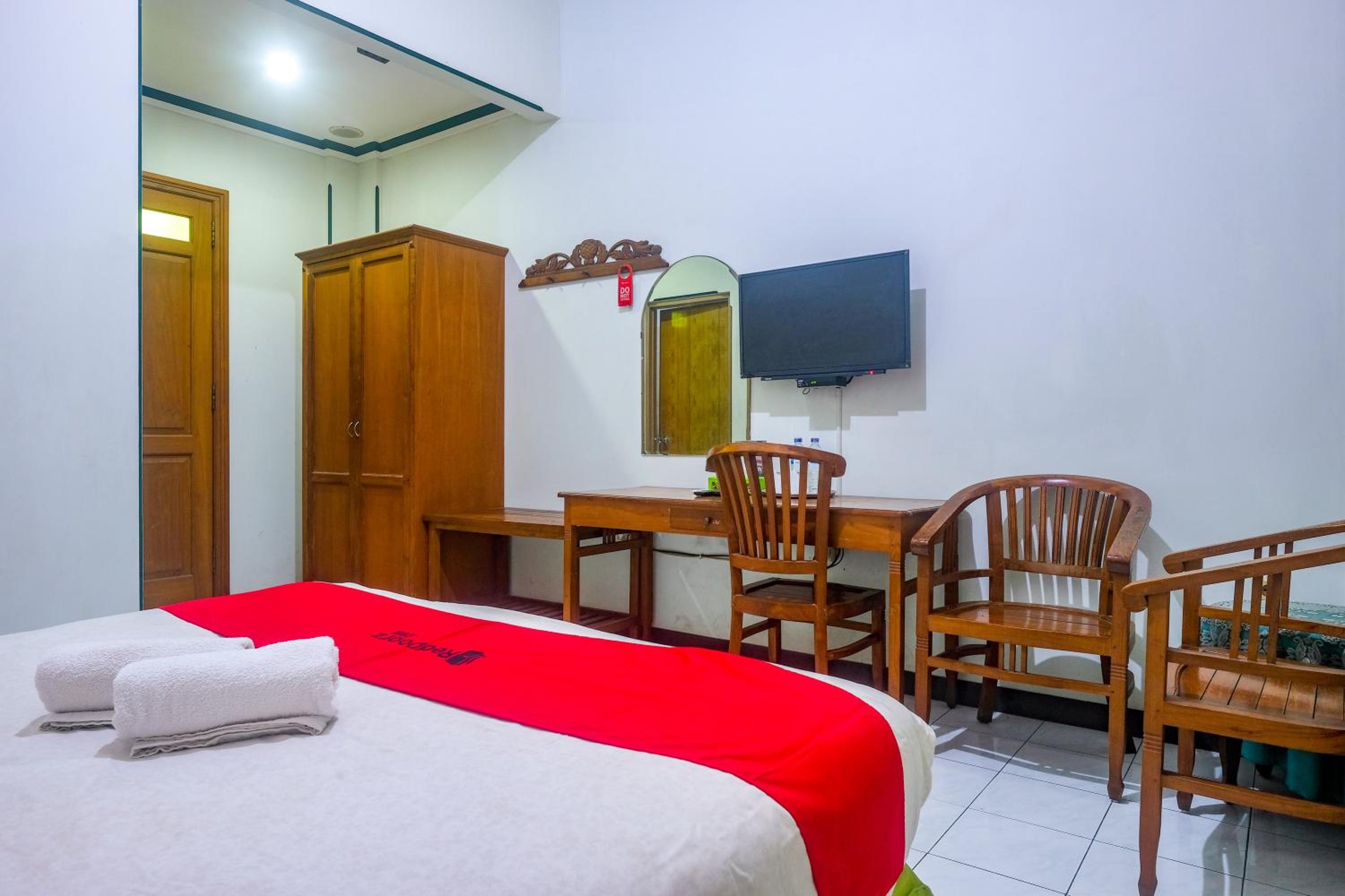 Double Room - Photo 16