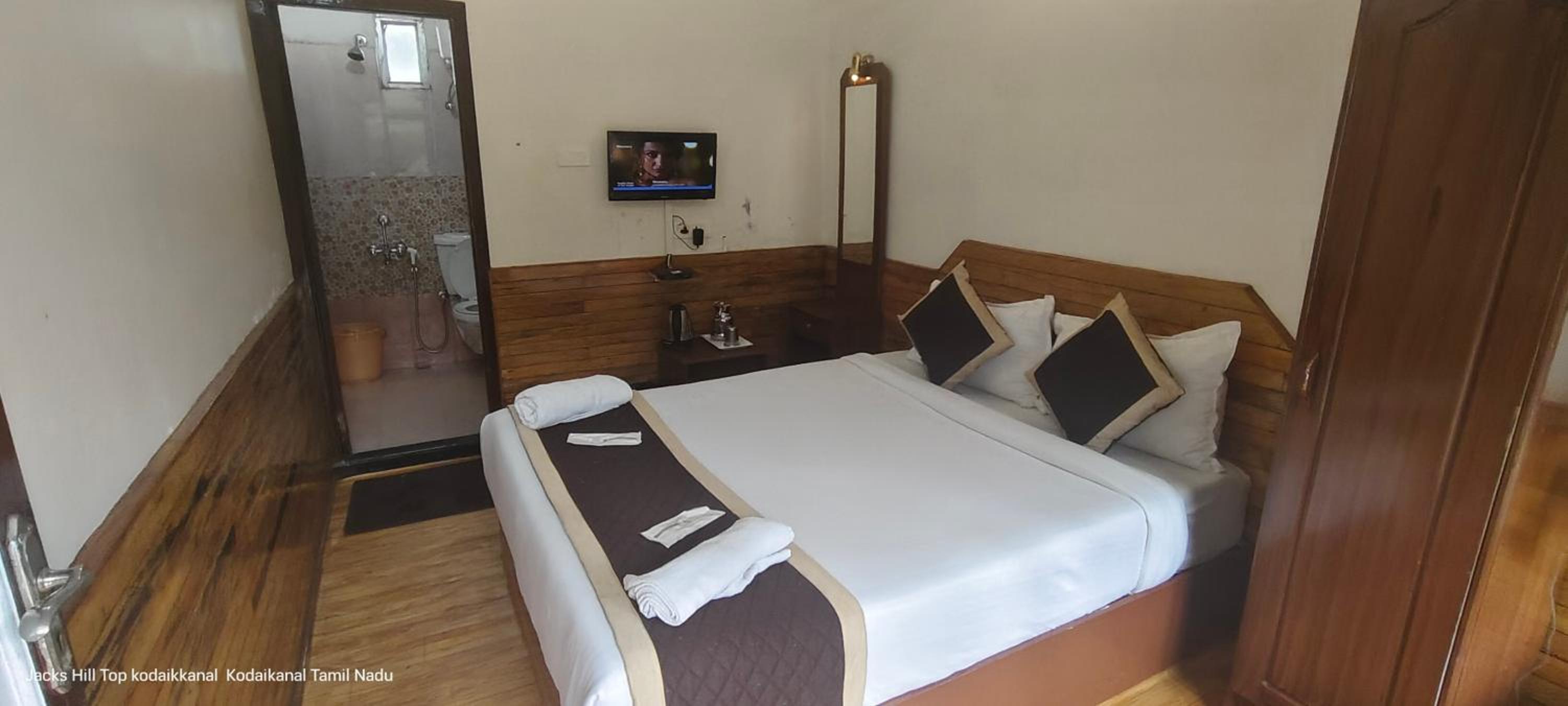 Standard Double Room - Photo 23