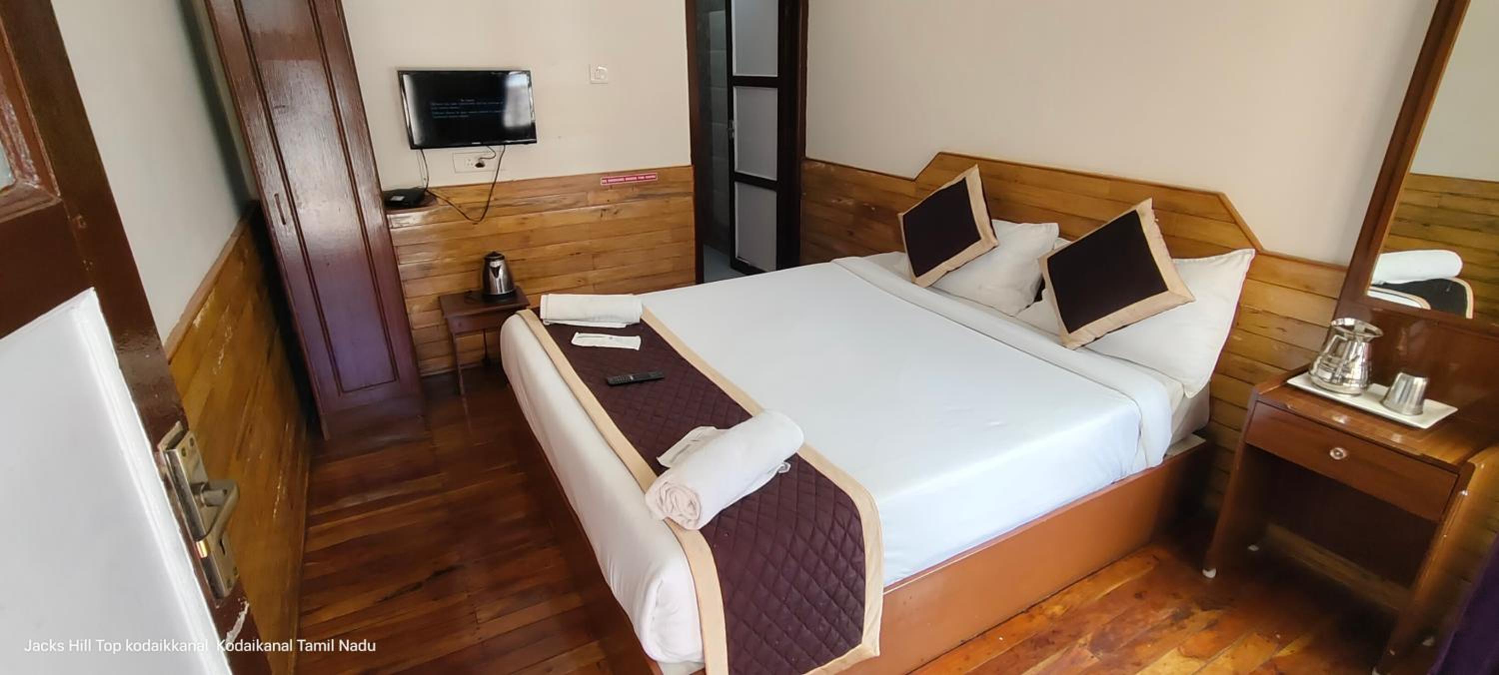 Standard Double Room - Photo 13