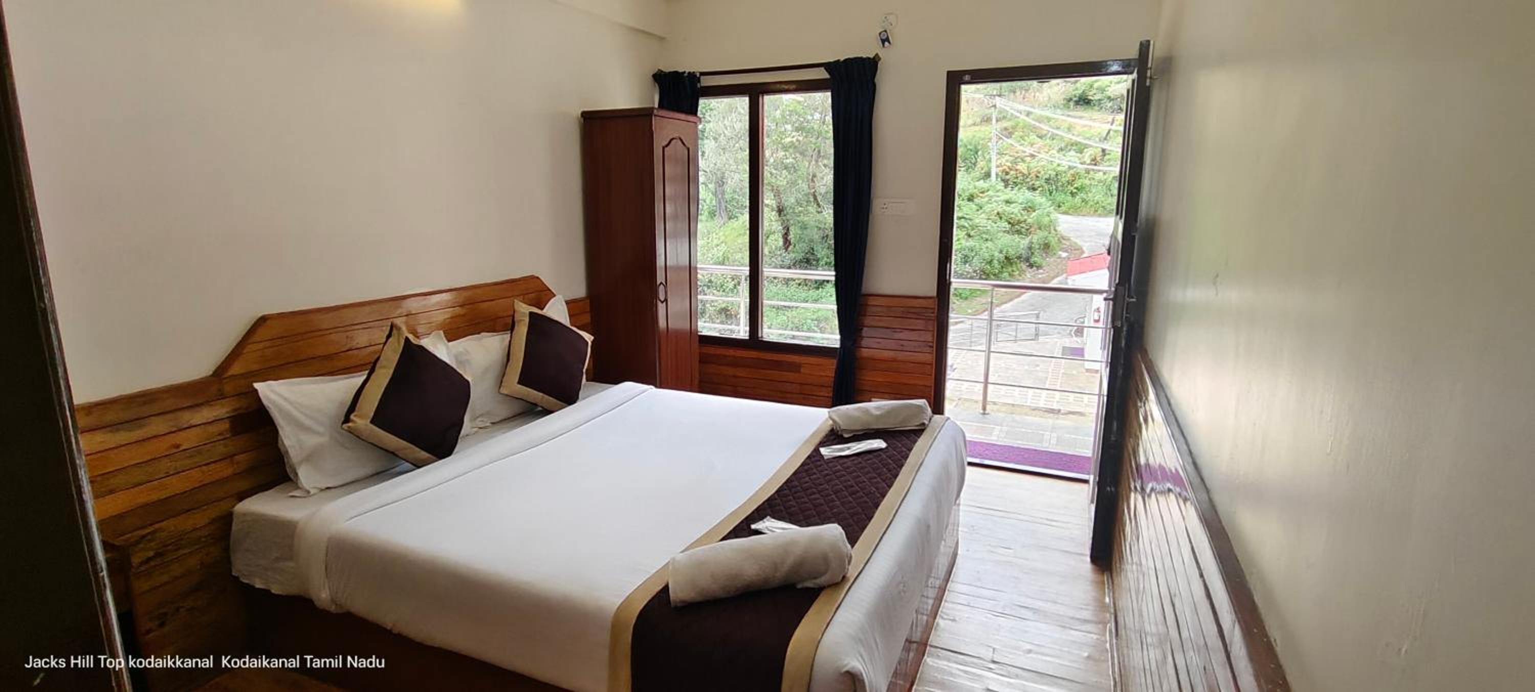 Standard Double Room - Photo 14