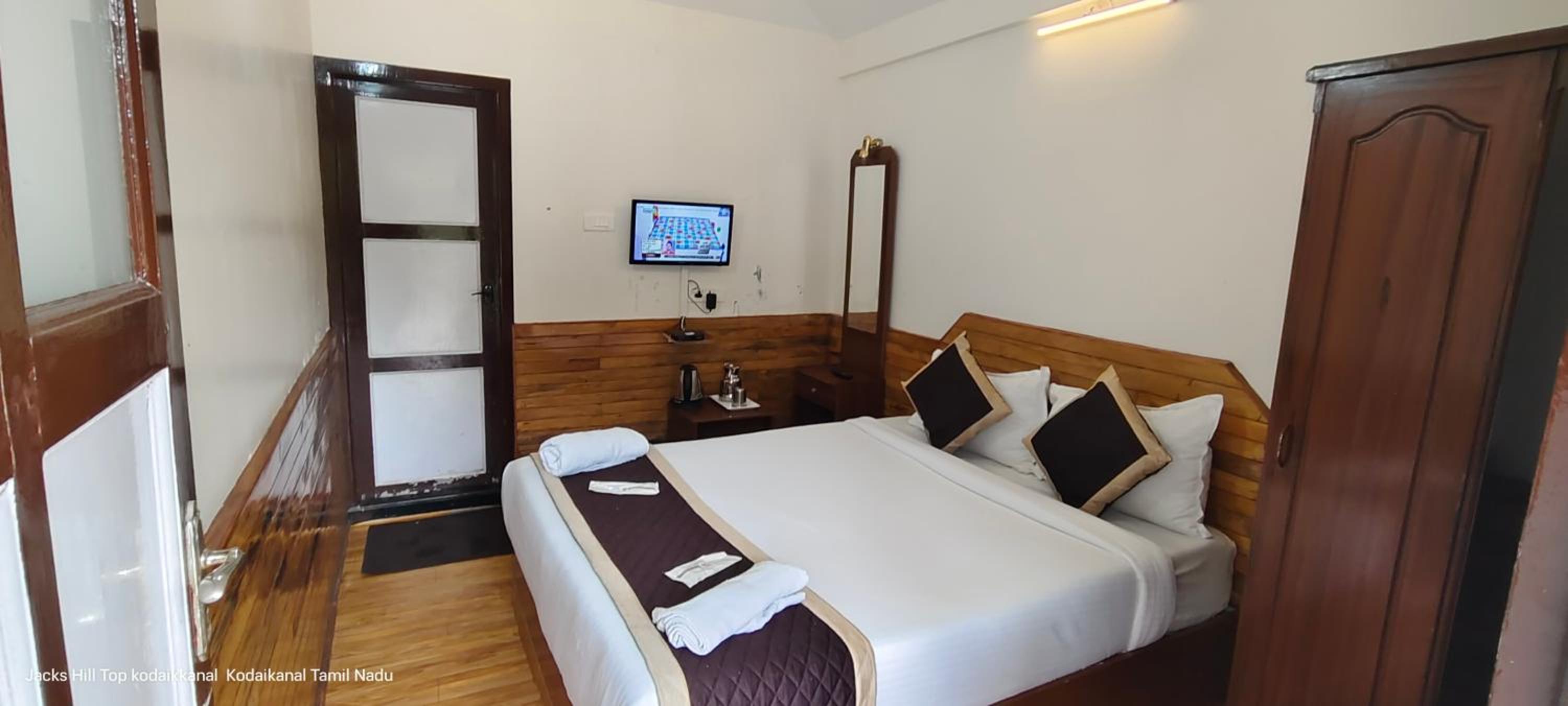 Standard Double Room - Photo 15