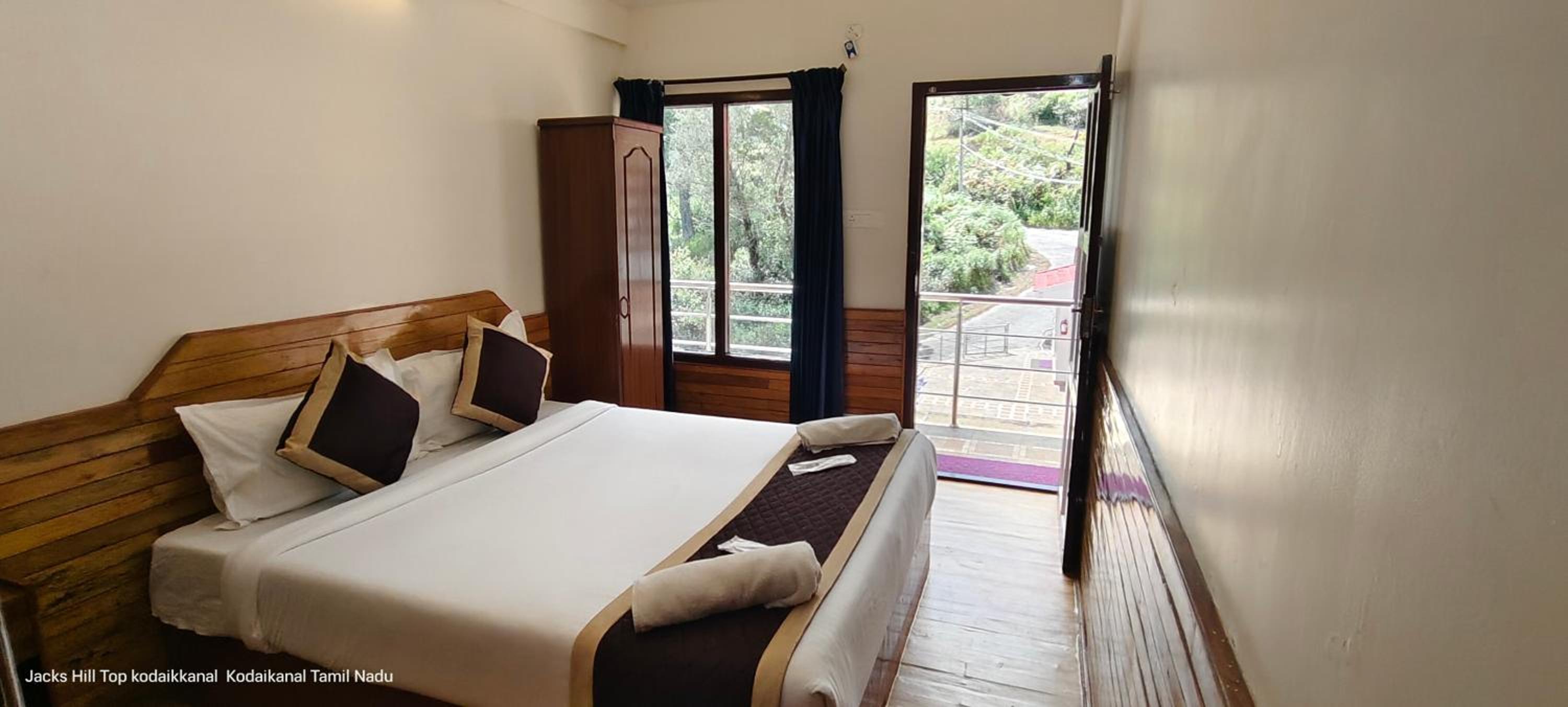 Standard Double Room - Photo 22
