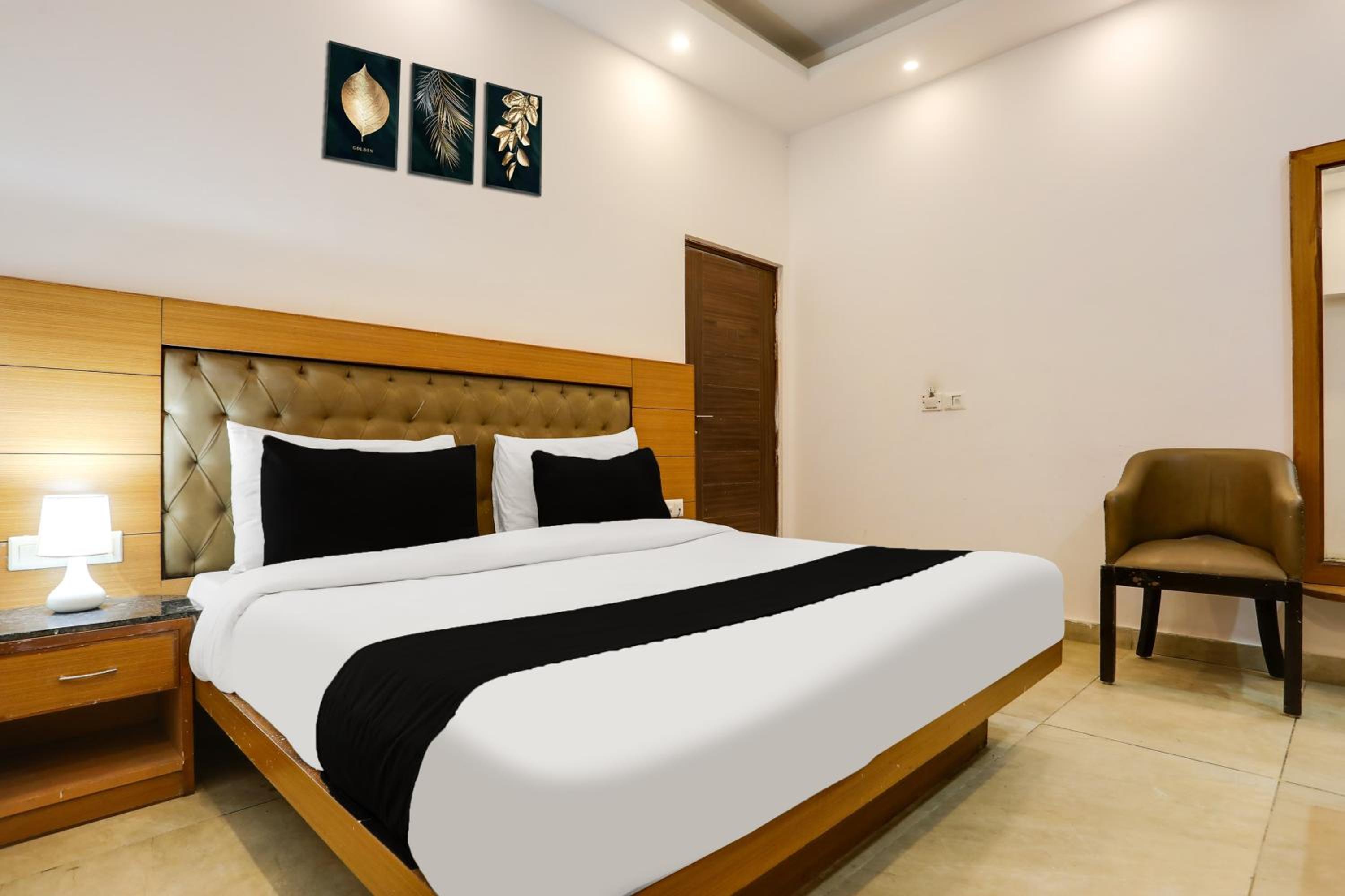 Classic Triple Room - Photo 9
