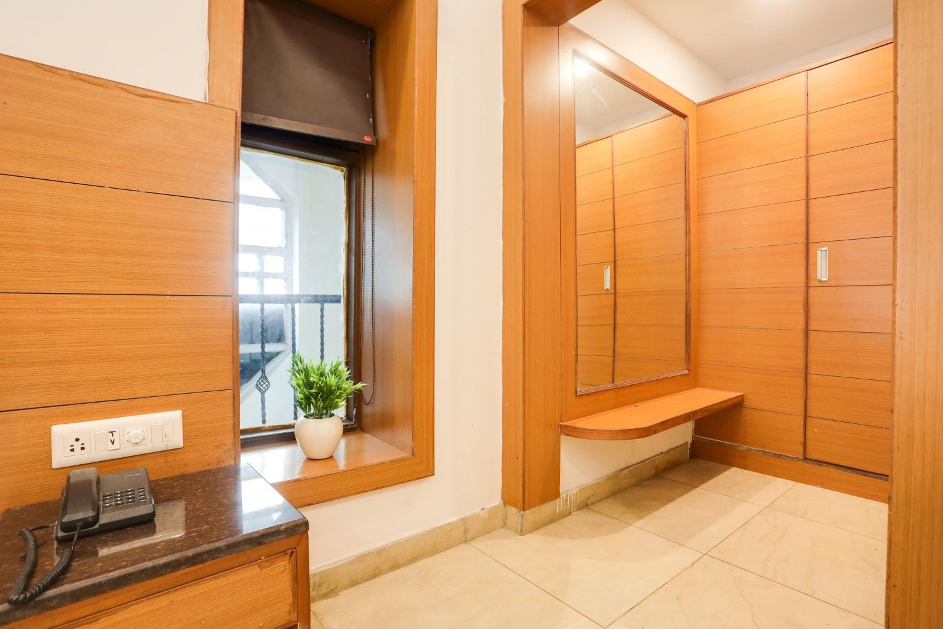 Classic Triple Room - Photo 18