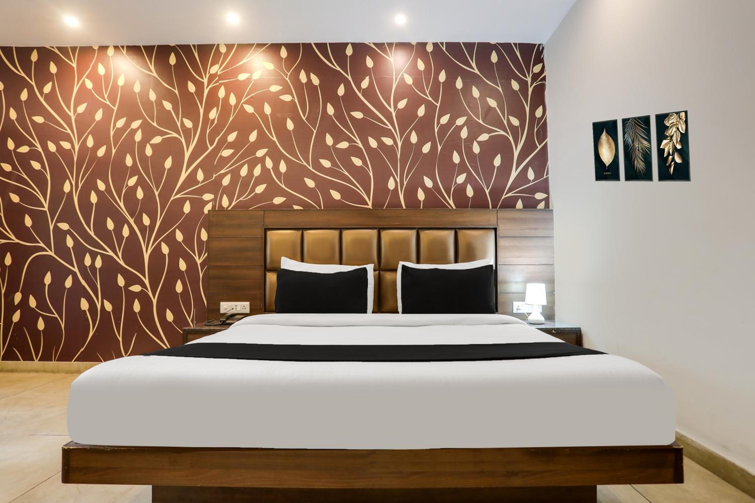 Classic Triple Room - Photo 11