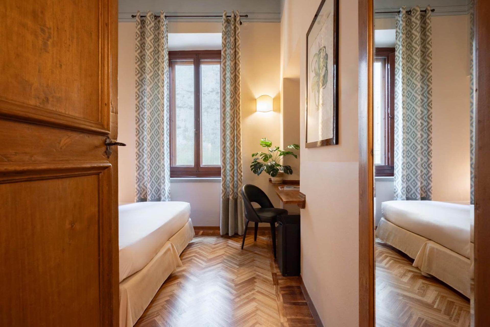 Double or Twin Room photo 2