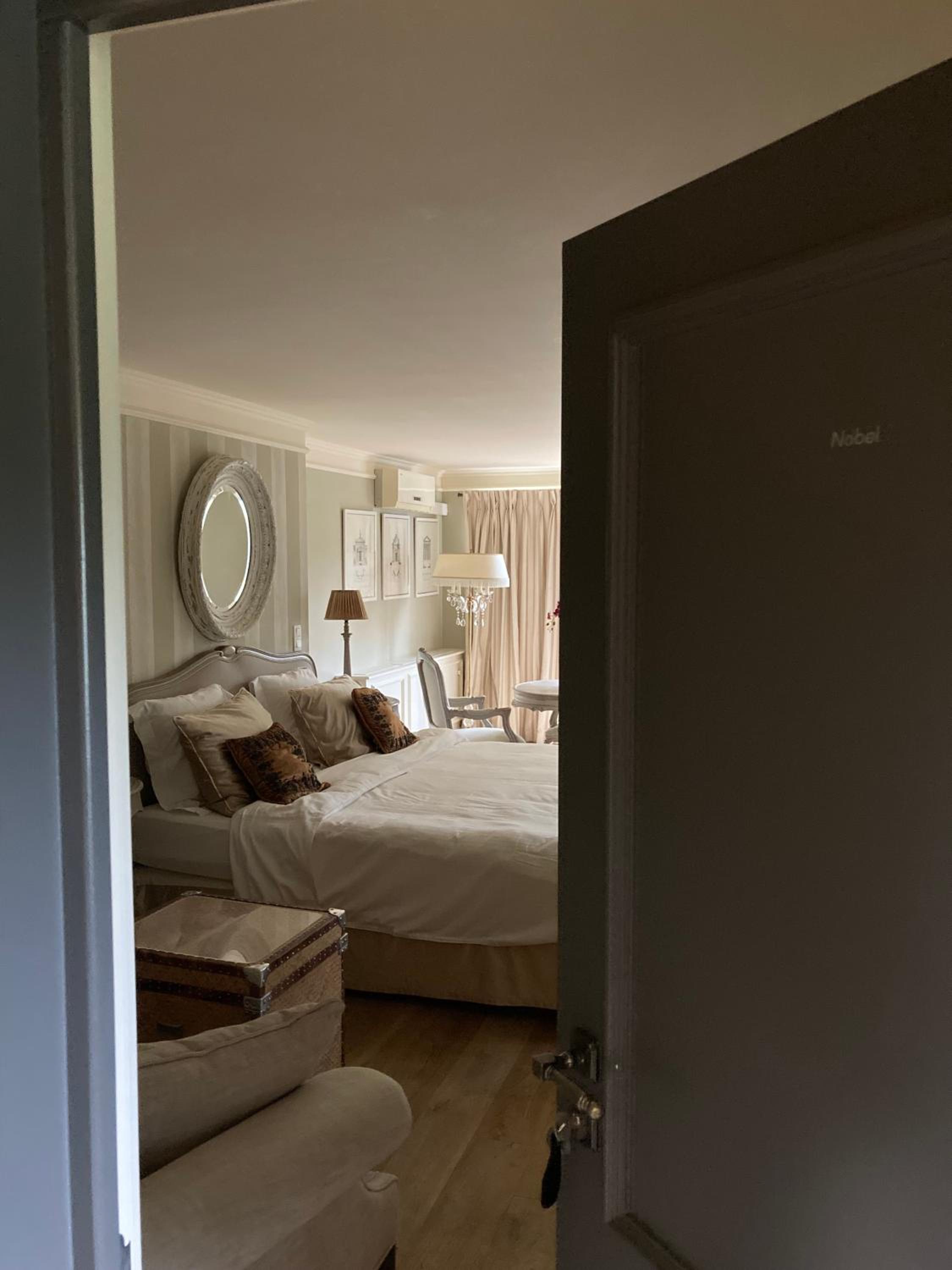 Deluxe Double Room with Balcony photo 2