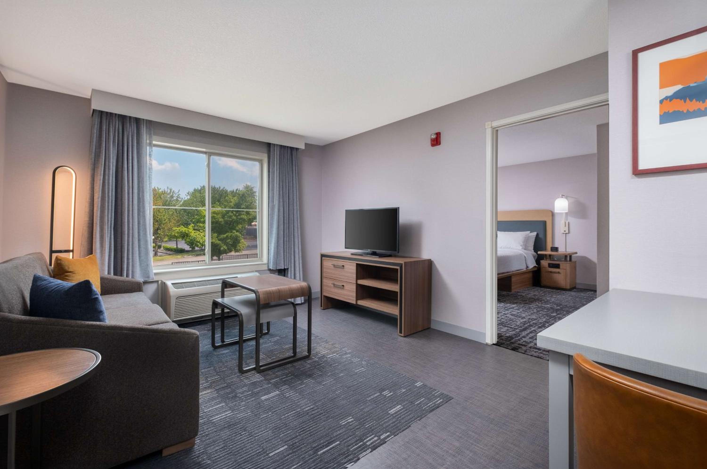 One-Bedroom King Suite - Non-Smoking - Photo 11