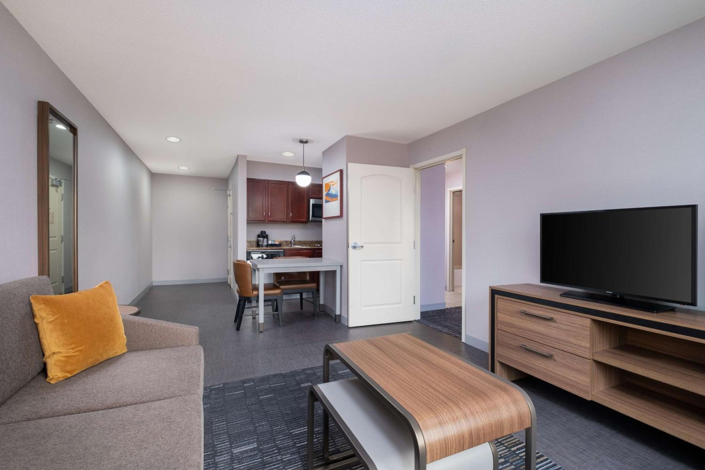 King Studio Suite - Non-Smoking - Photo 8