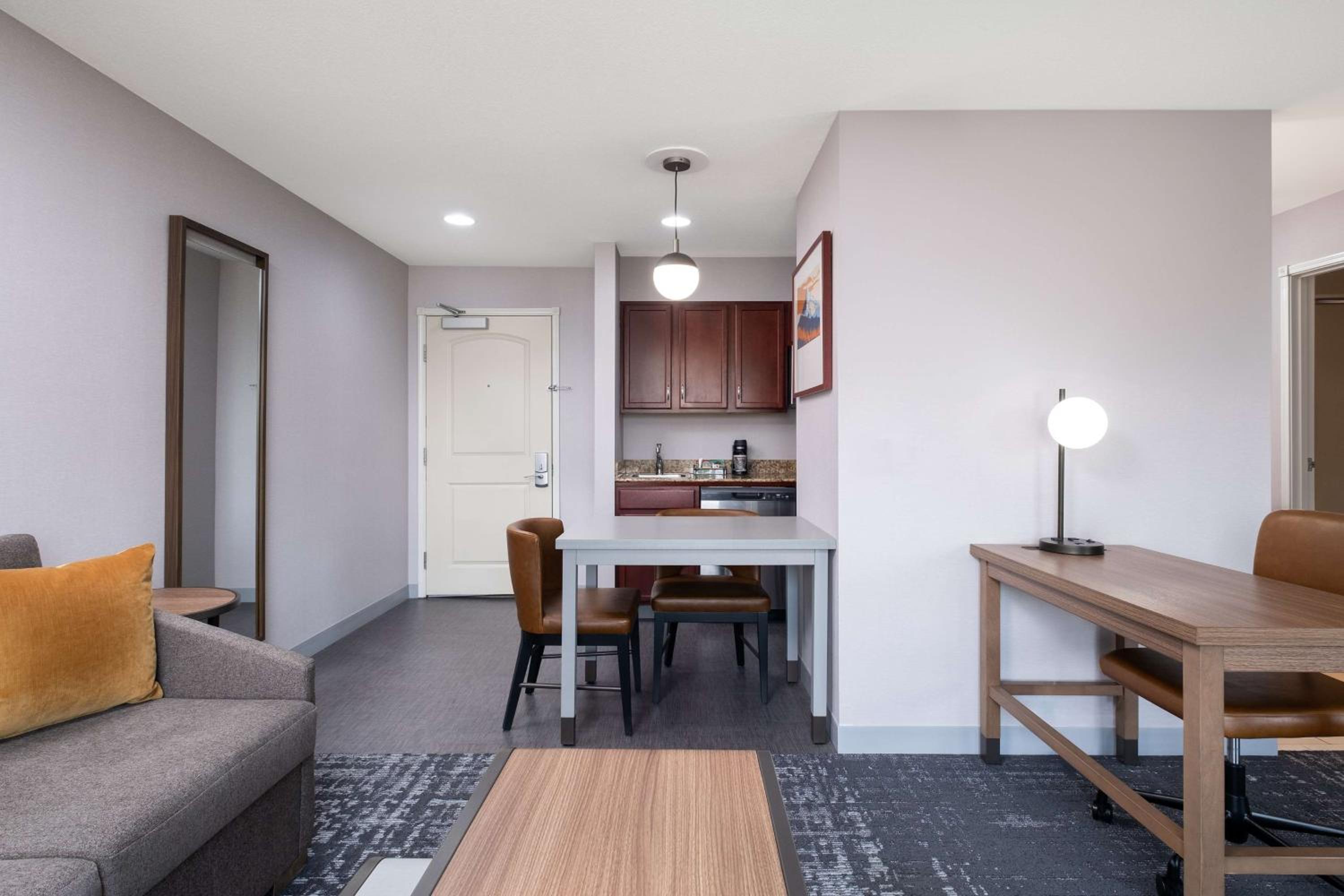 King Studio Suite - Non-Smoking - Photo 9