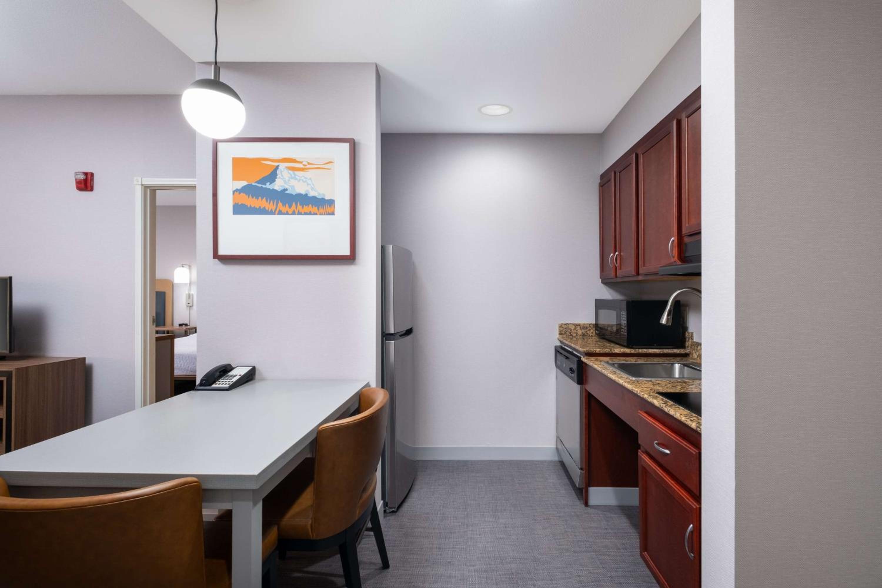 King Studio Suite - Non-Smoking - Photo 4