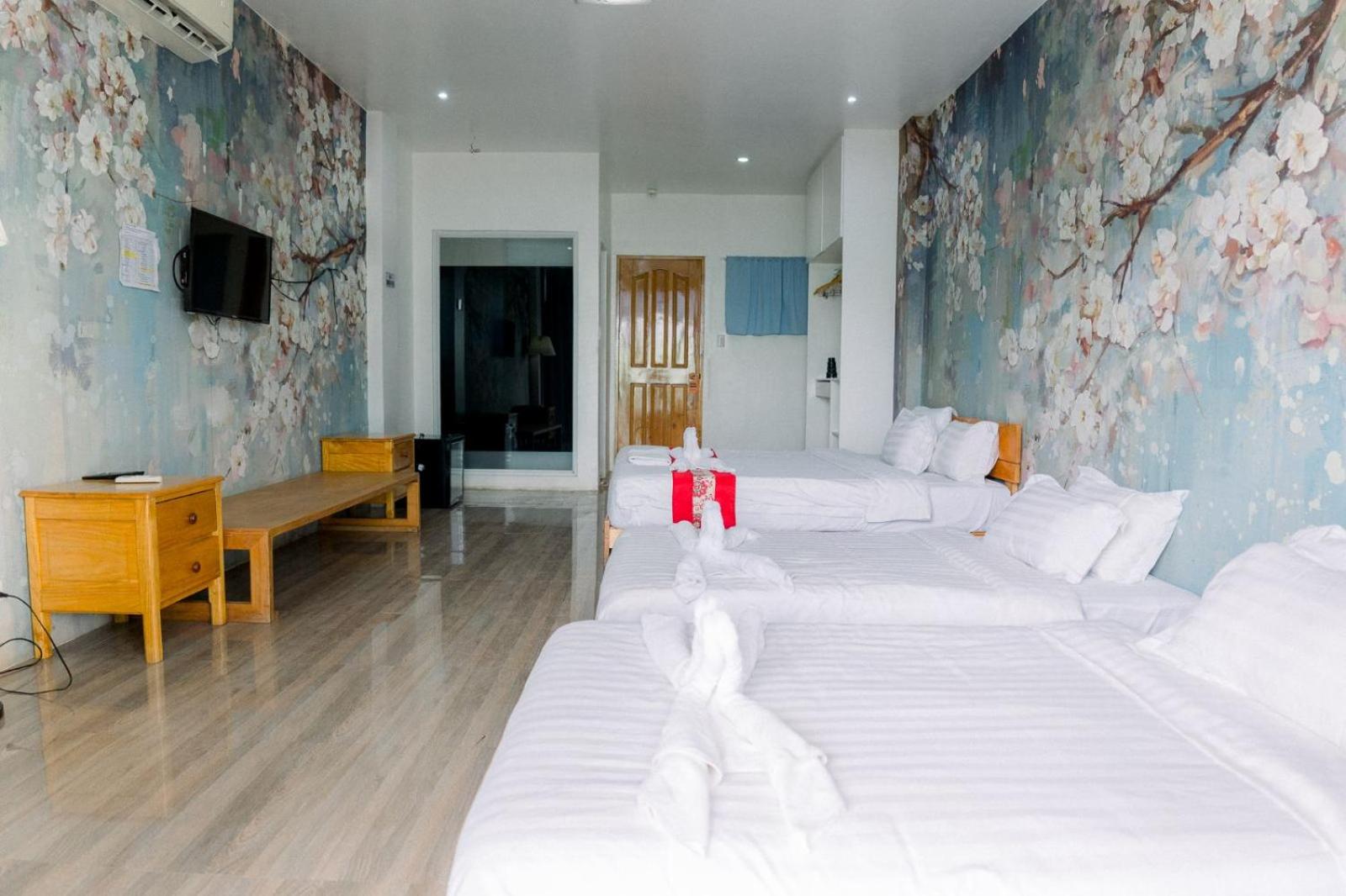 Deluxe Room - Photo 10