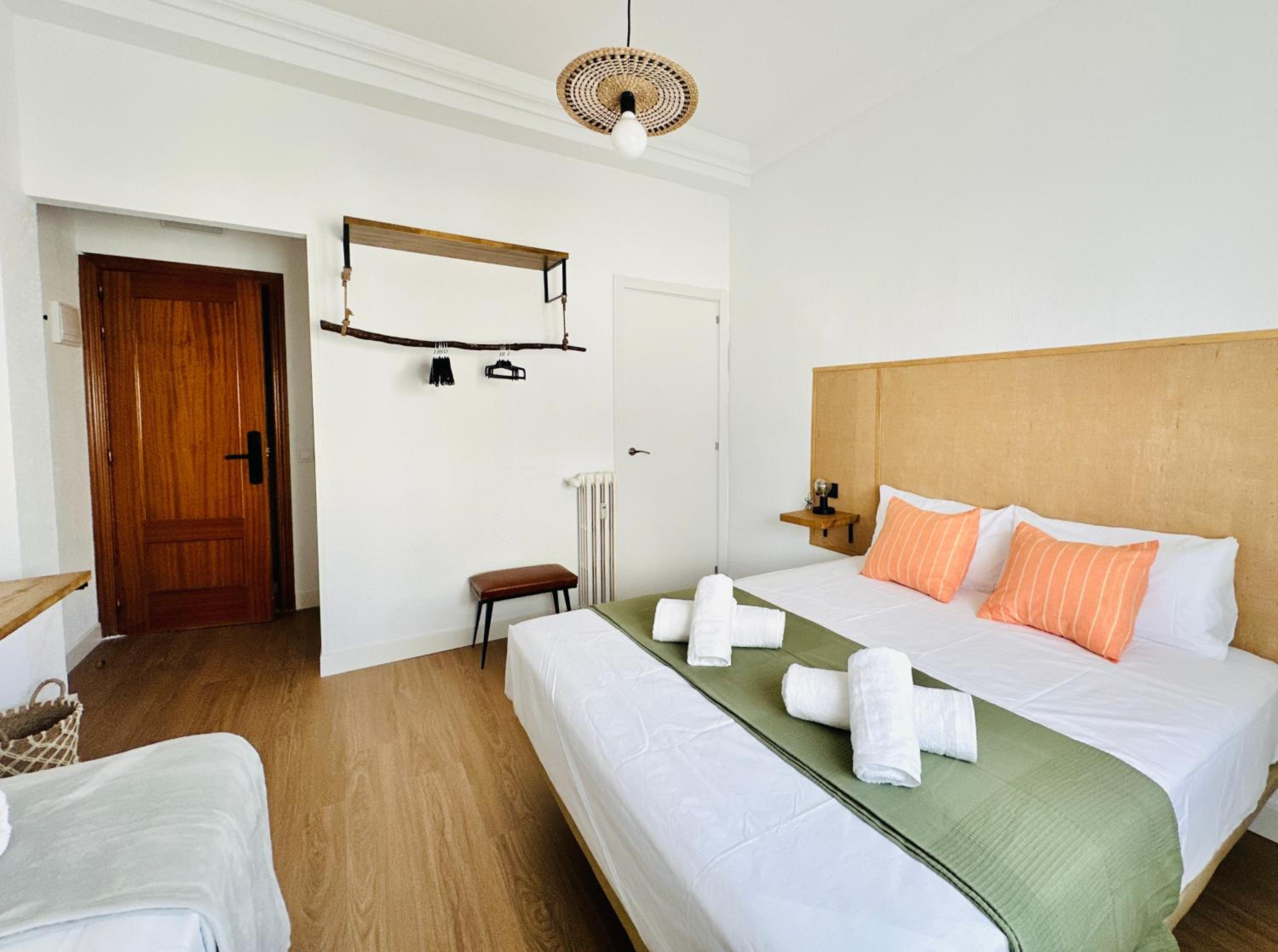 Habitación Triple con Baño Privado