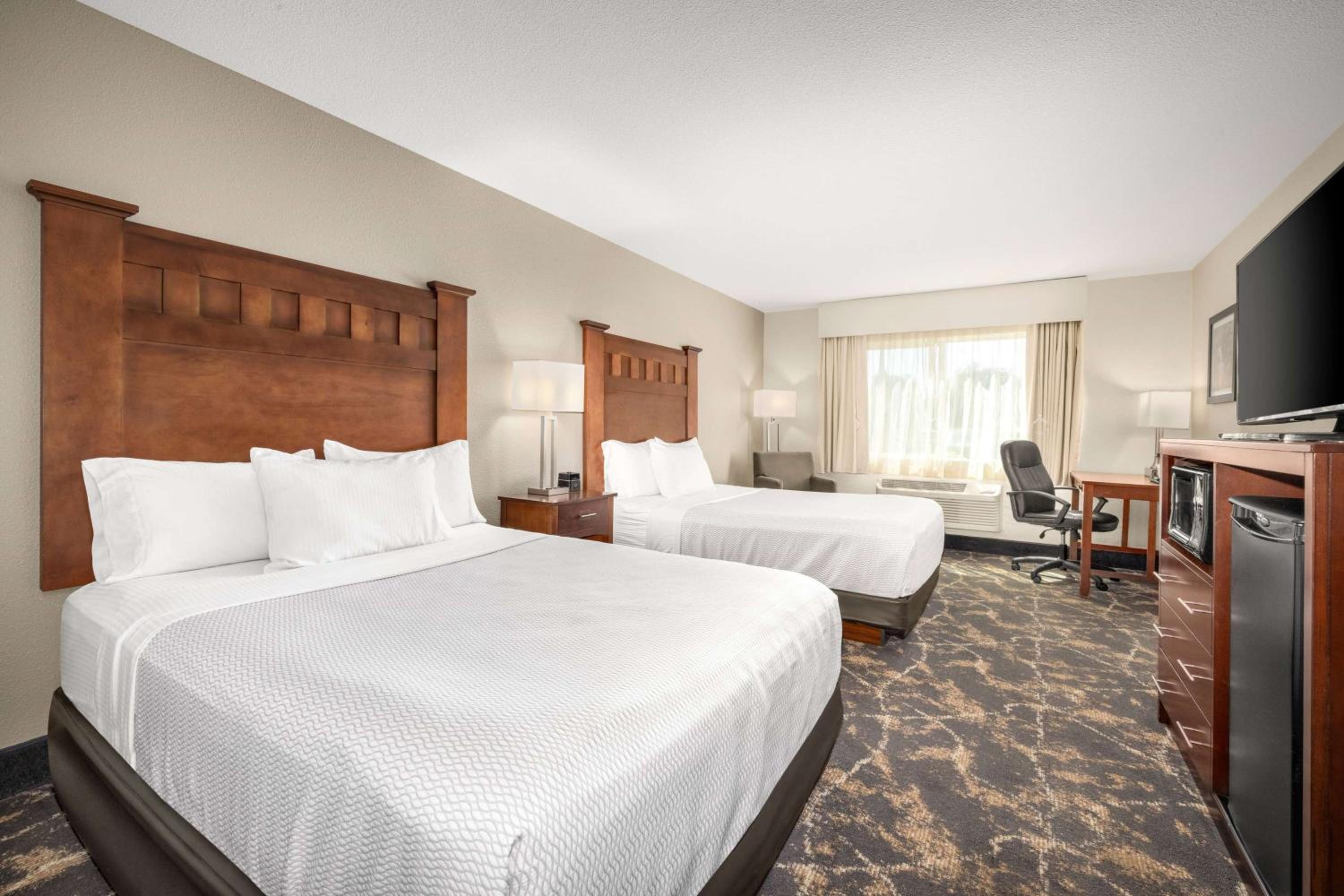 Deluxe Queen Room with Two Queen Beds