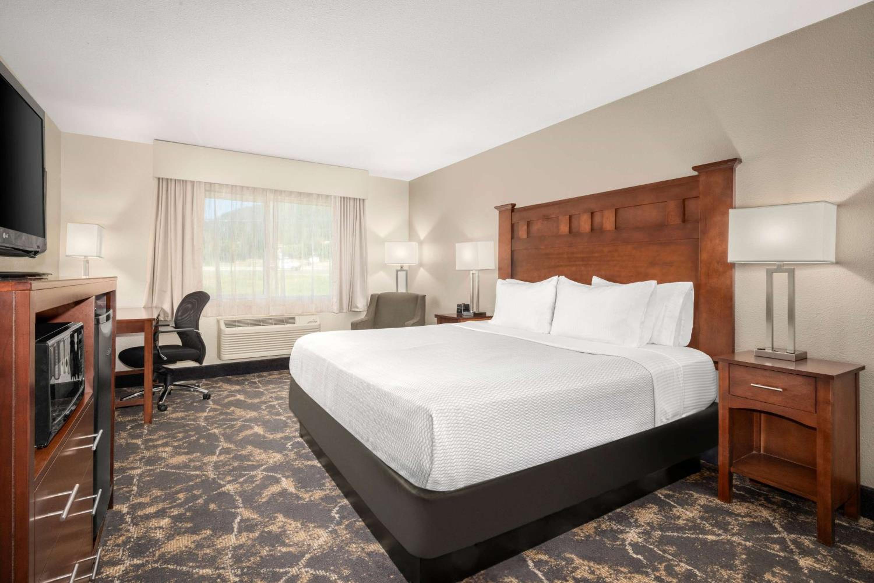 Deluxe King Room