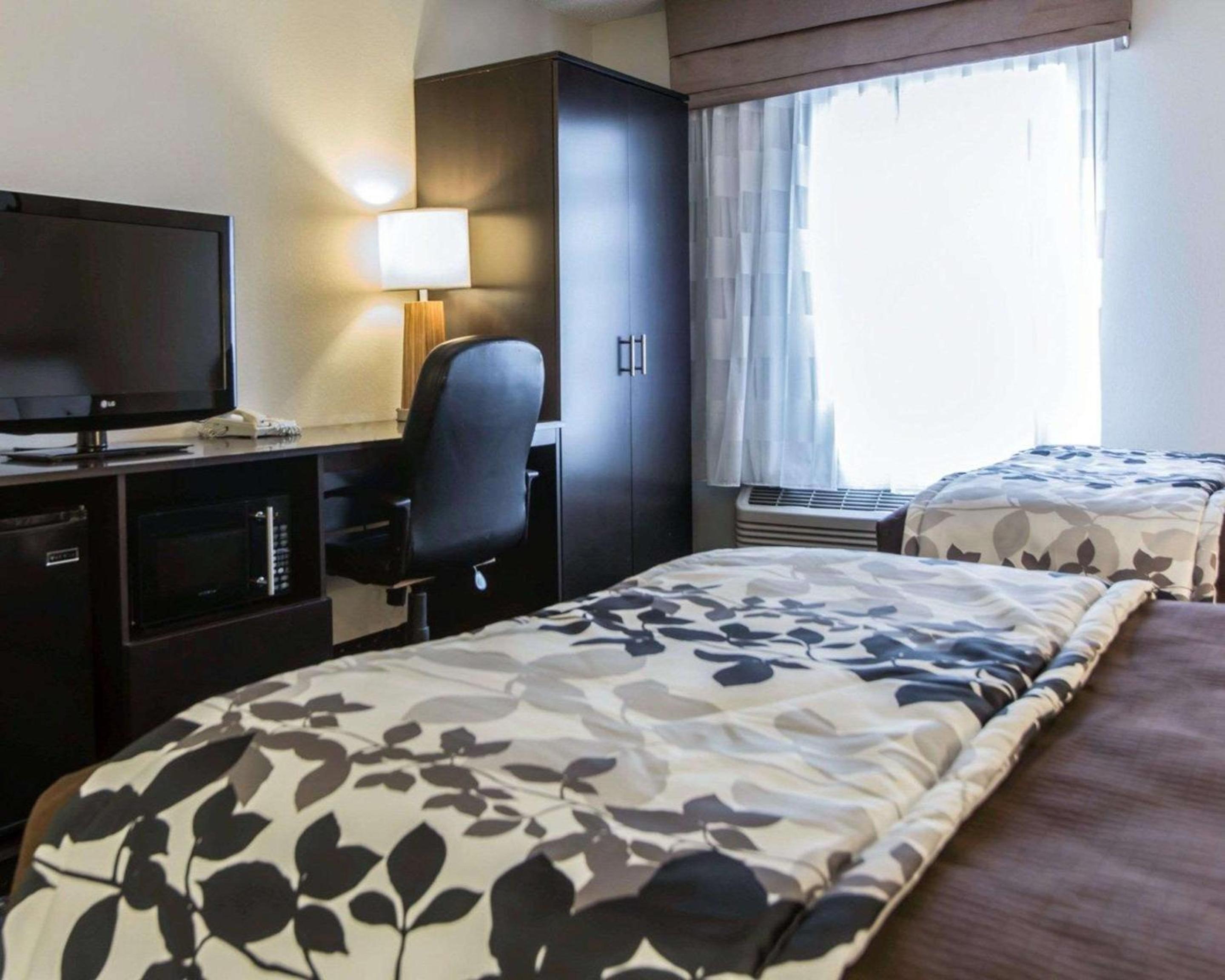 Double Room with Two Double Beds - Non-Smoking photo 3