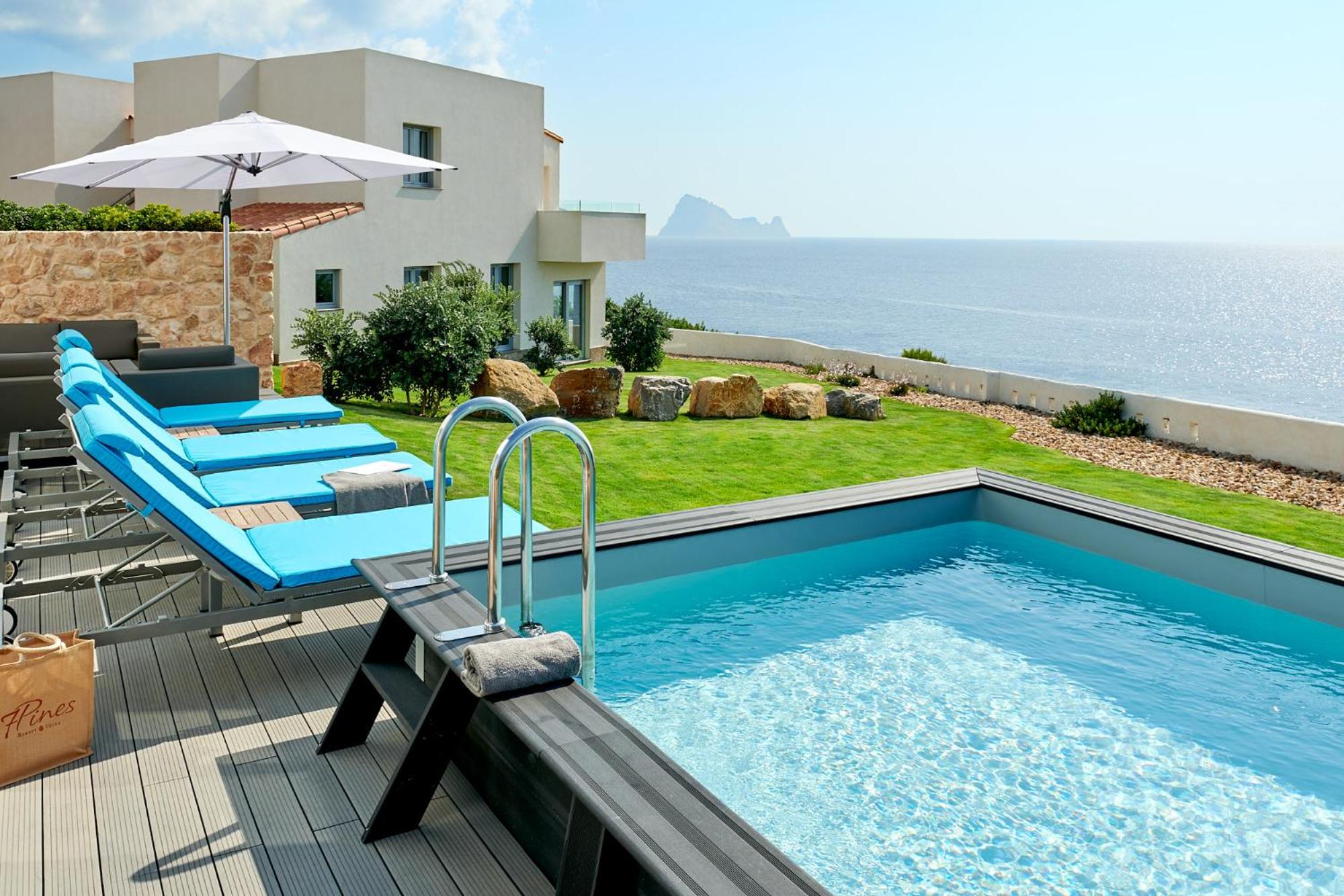 Suite dúplex de lujo con piscina y vista al mar