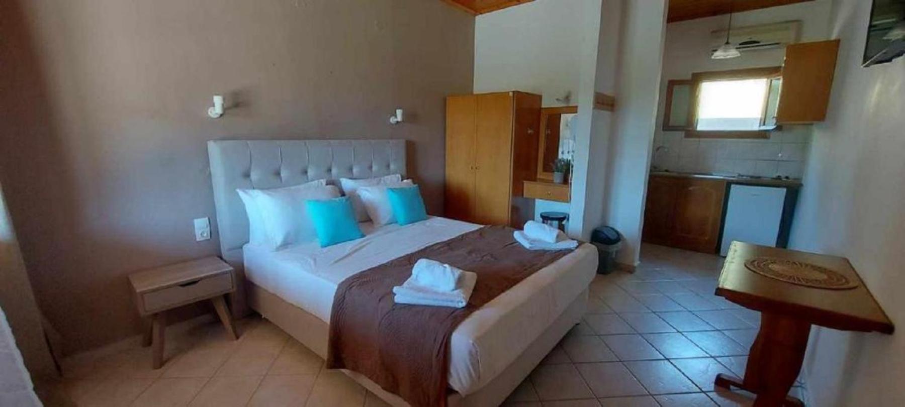 Economy Double or Twin Room photo 3