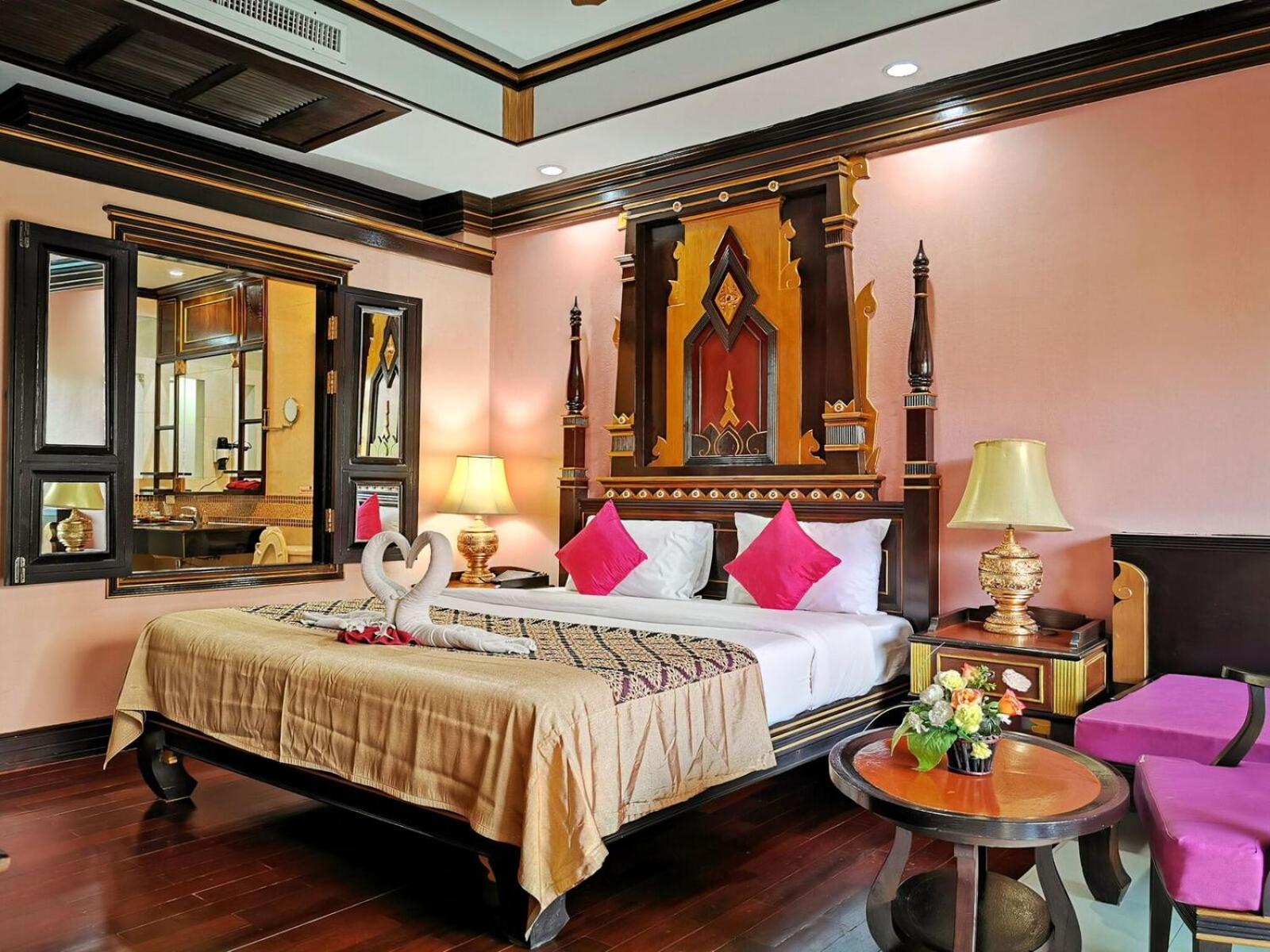 Deluxe Double Or Twin Room With Pool View