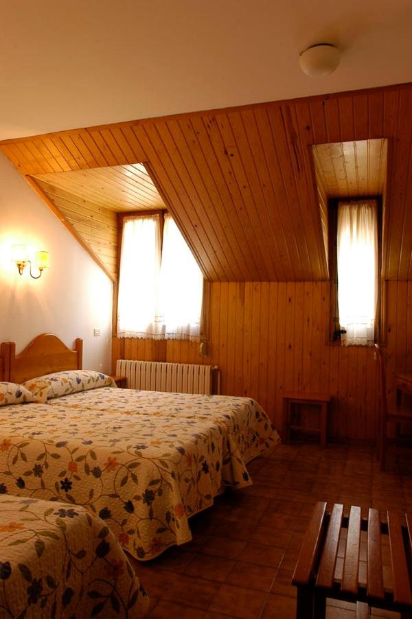 Double Room with Extra Bed photo 3