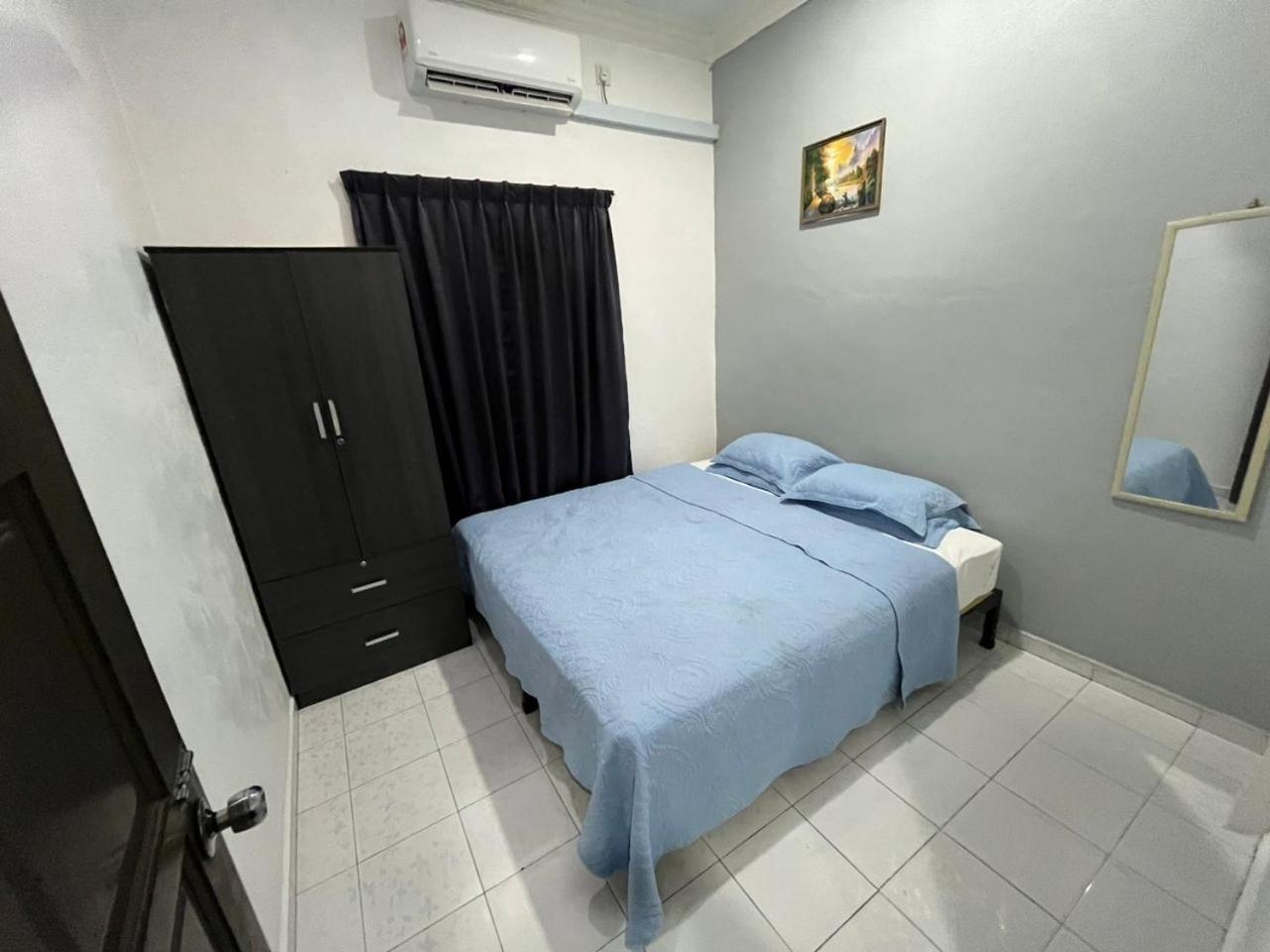 Two-Bedroom House photo 2