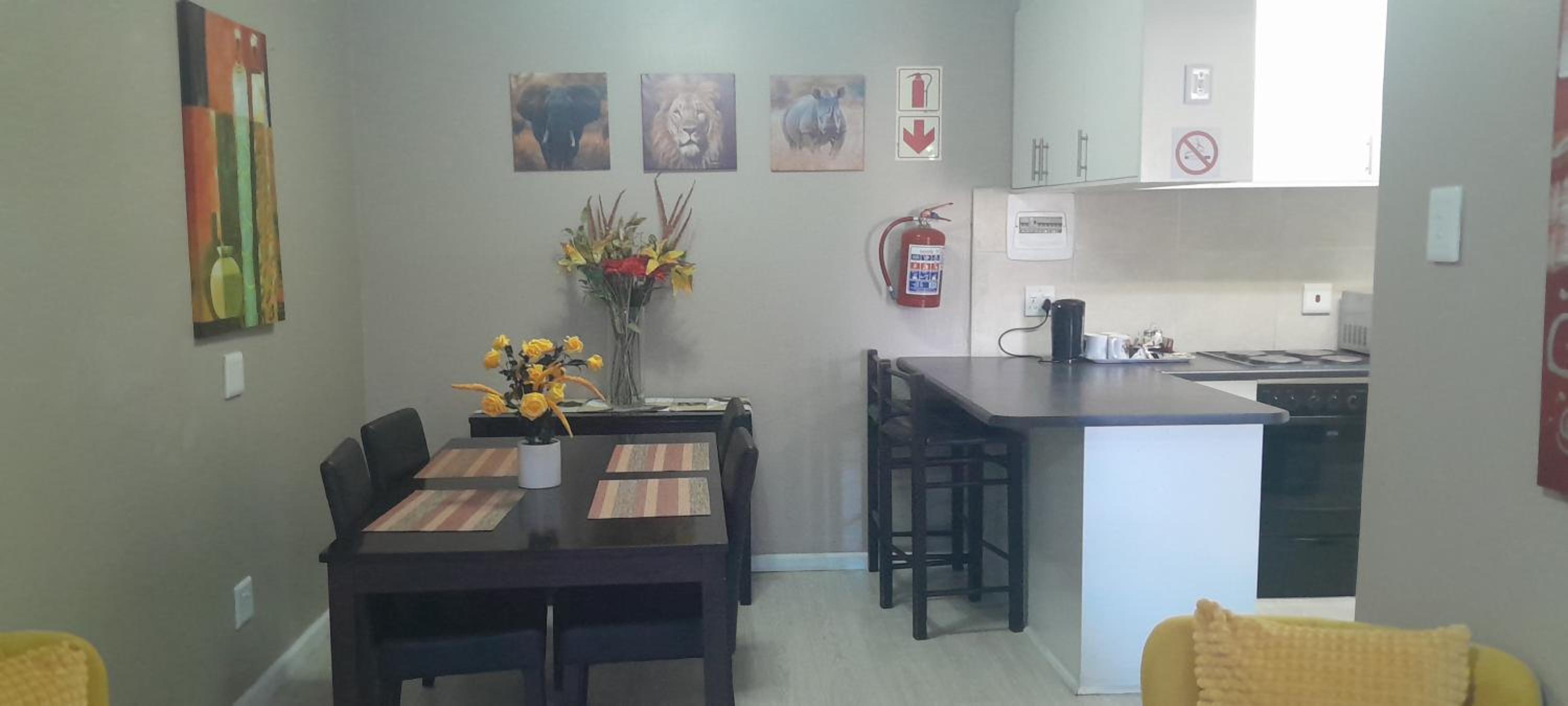 Family Room - Photo 4