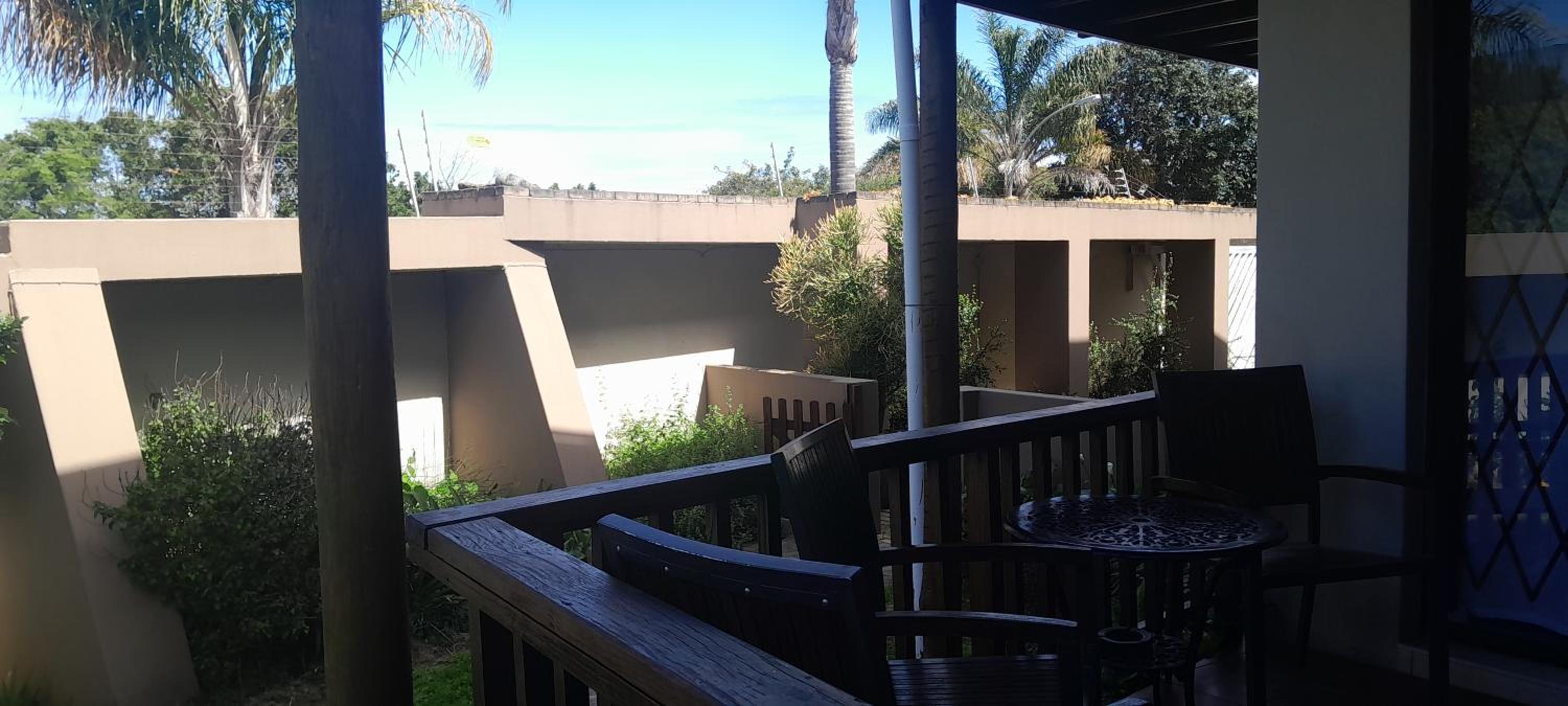 Family Room - Photo 11
