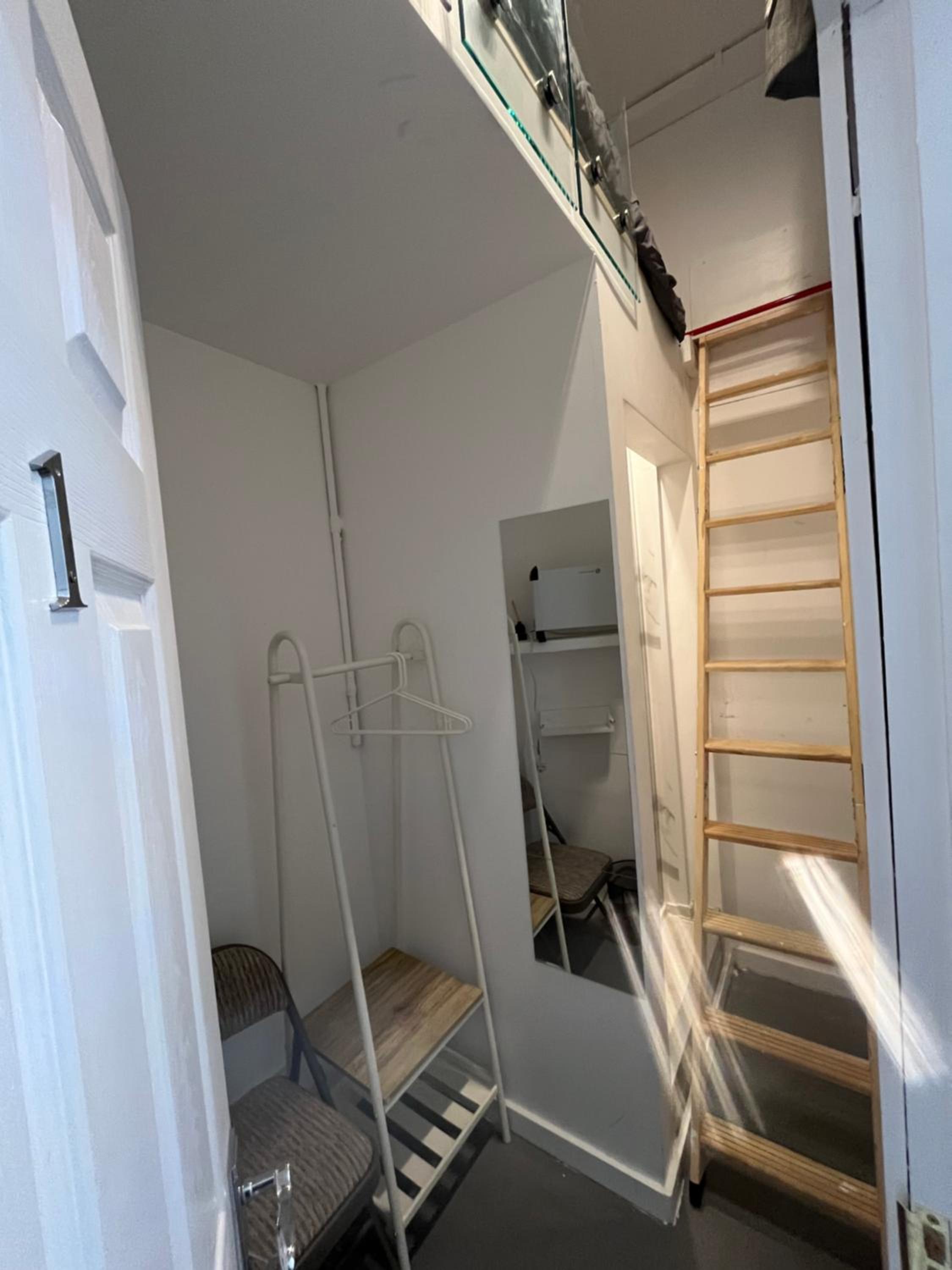 Single Room photo 2
