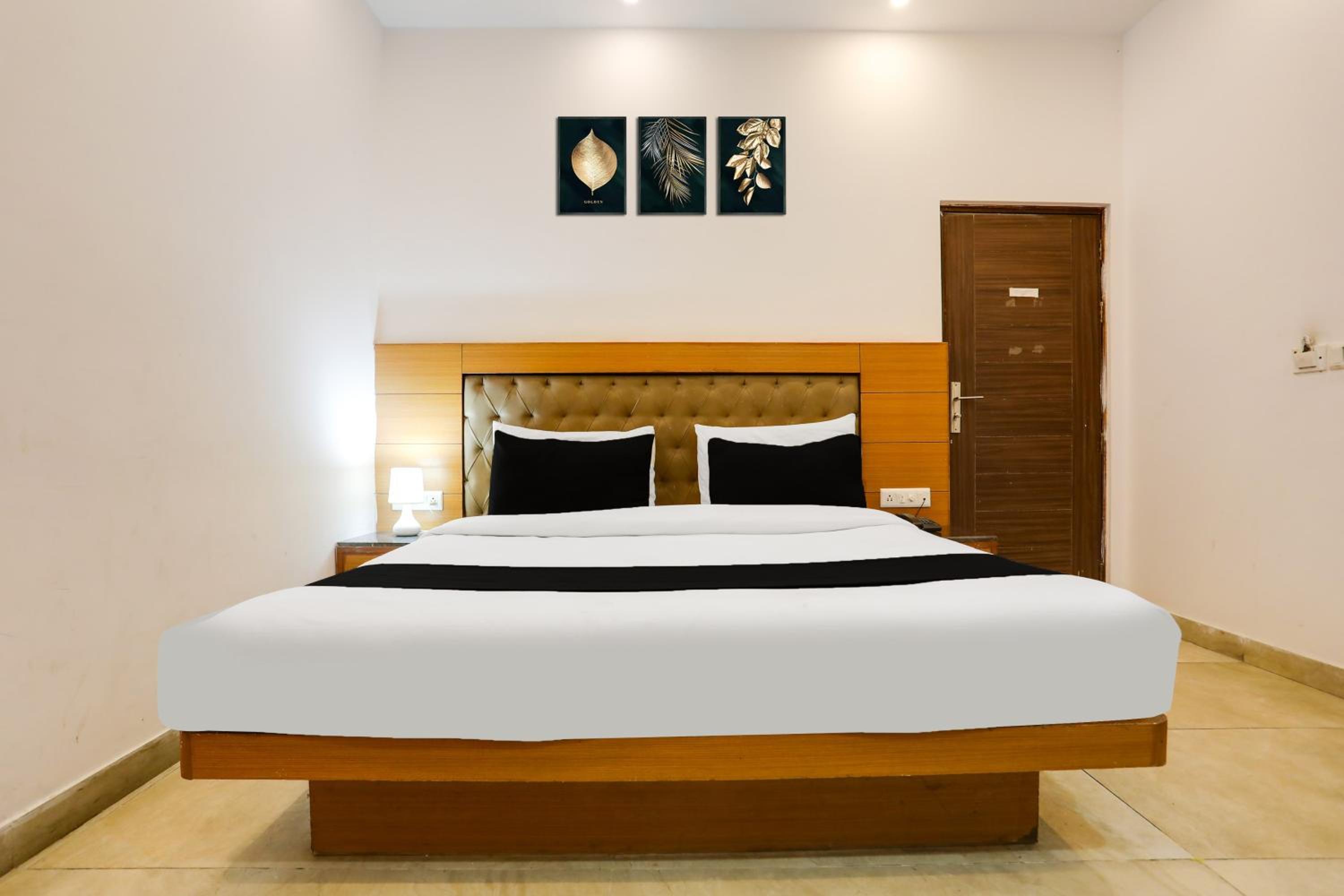 Classic Triple Room - Photo 13